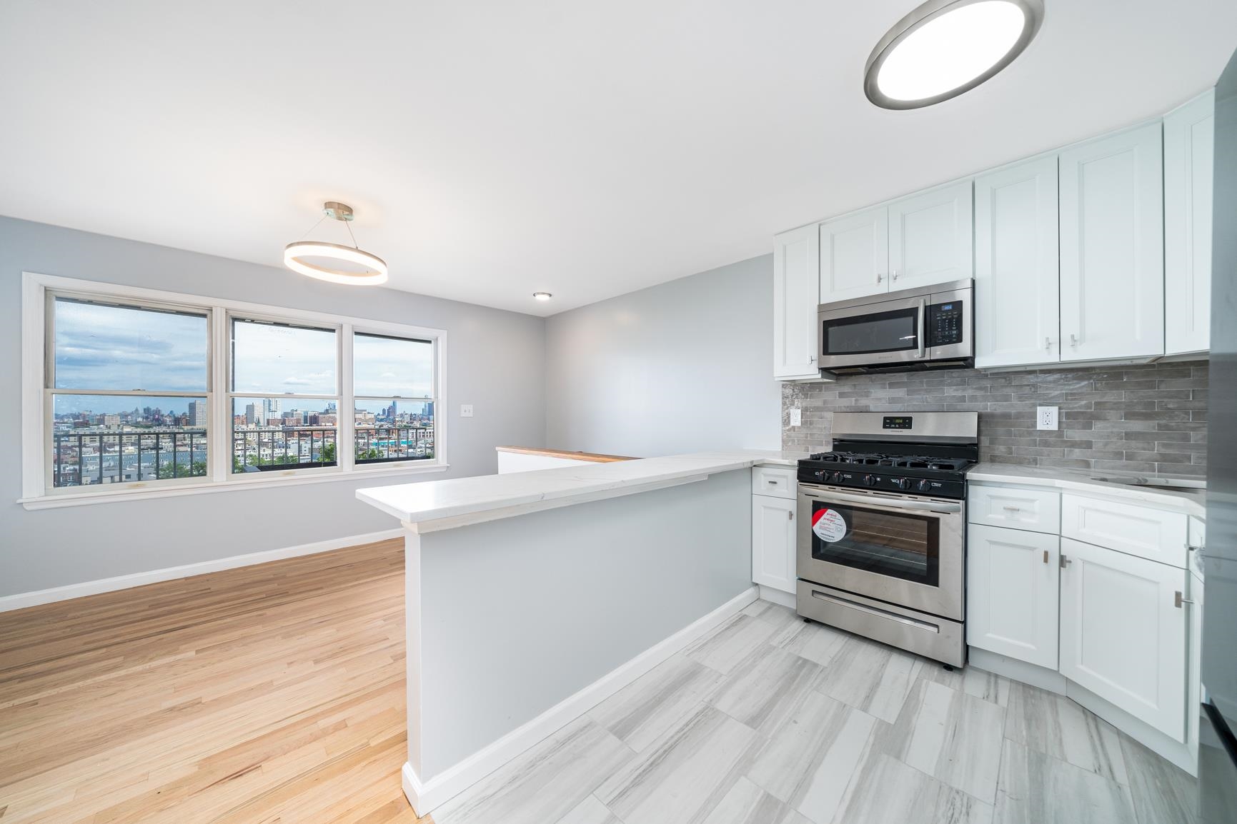 352 OGDEN AVE Unit: 2