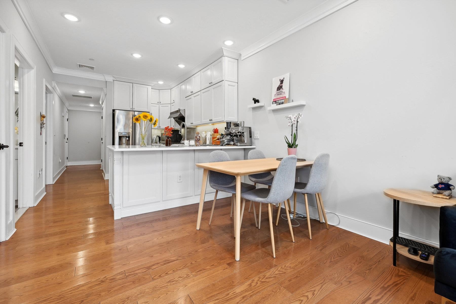 28 BRIGHT ST Unit: 301