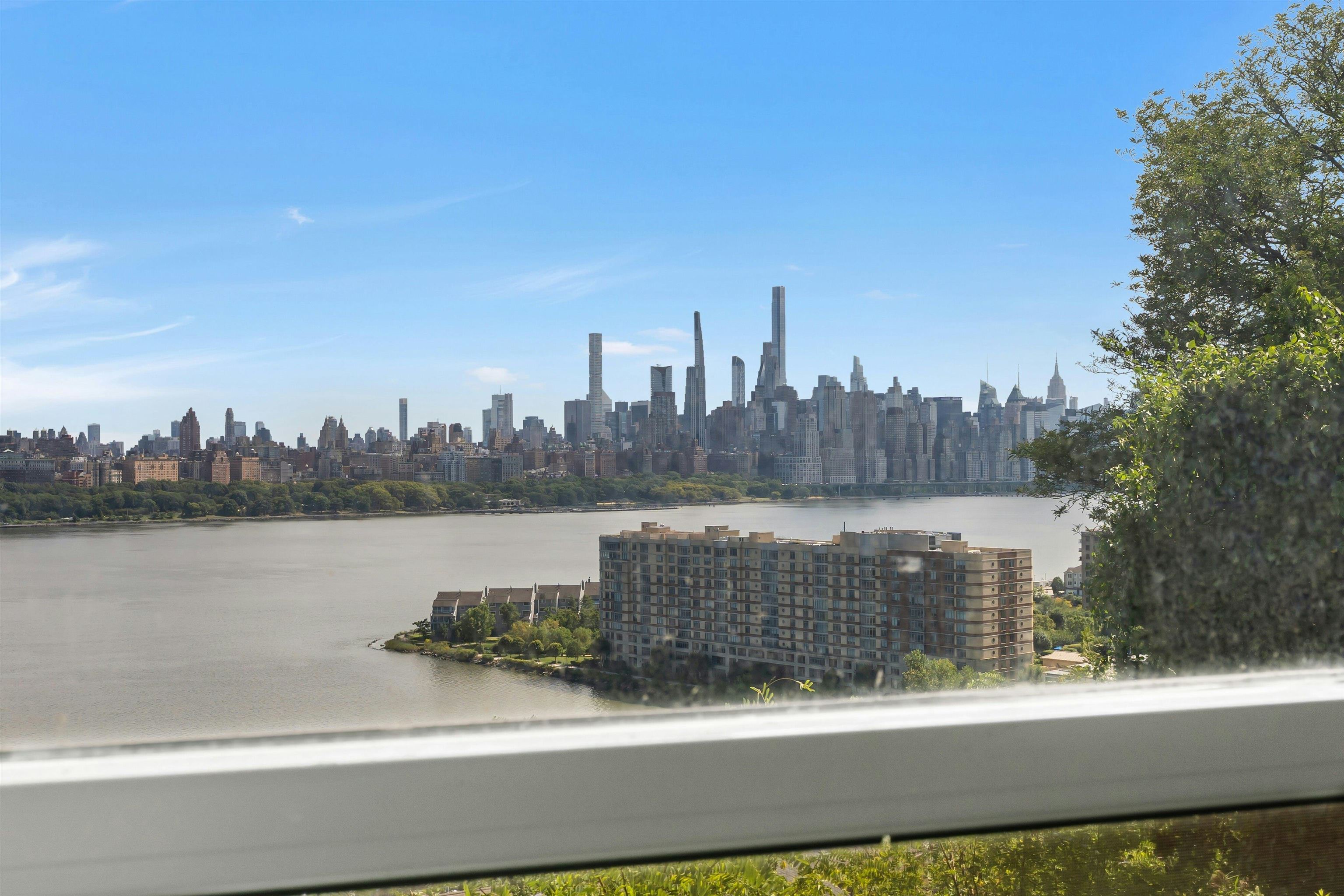 8550 BLVD EAST Unit: 1B