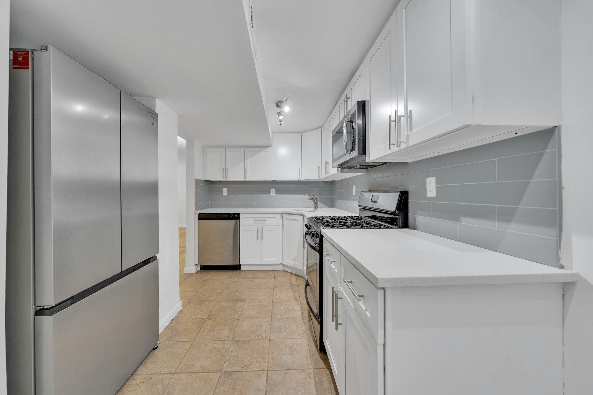 1228 PARK AVE Unit: B