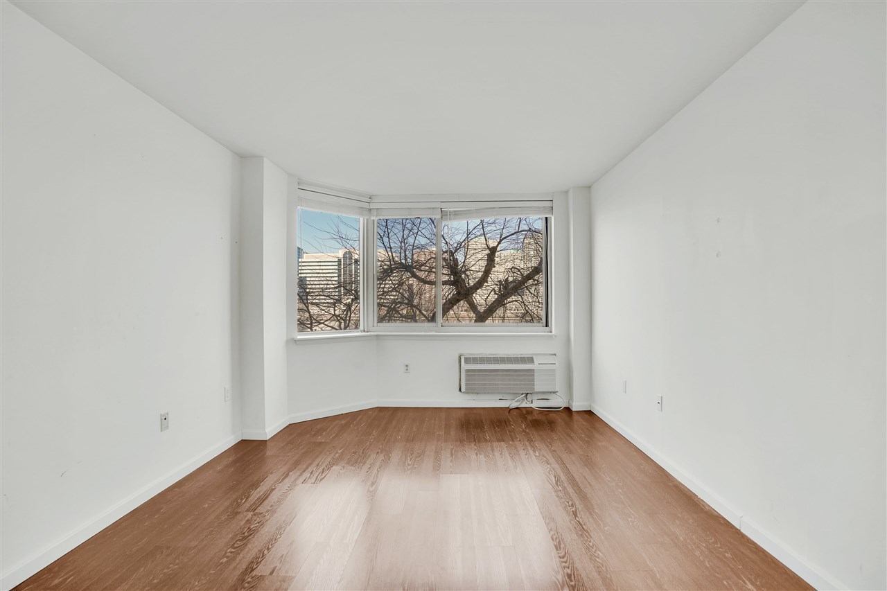 20 2ND ST Unit: 207