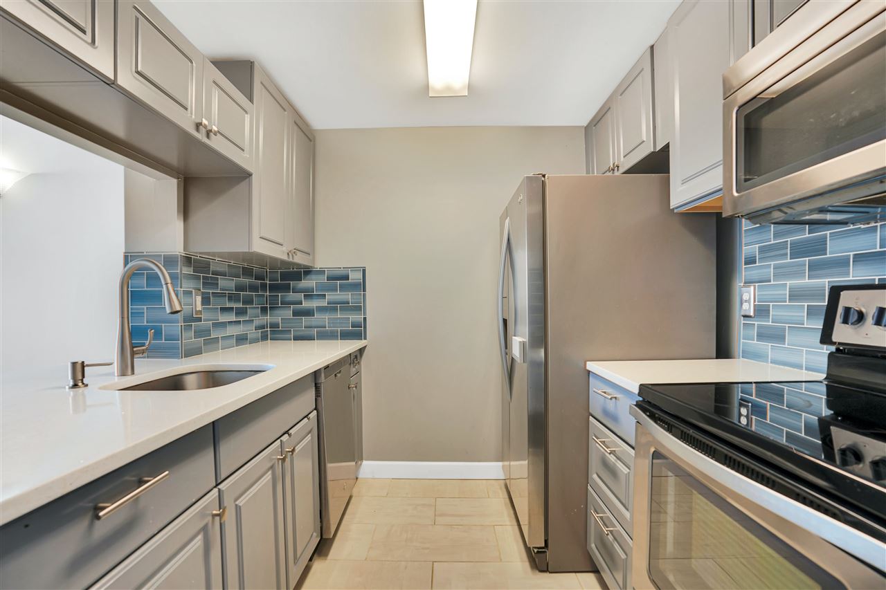 20 2ND ST Unit: 207