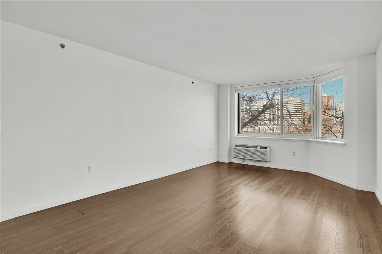 20 2ND ST Unit: 207