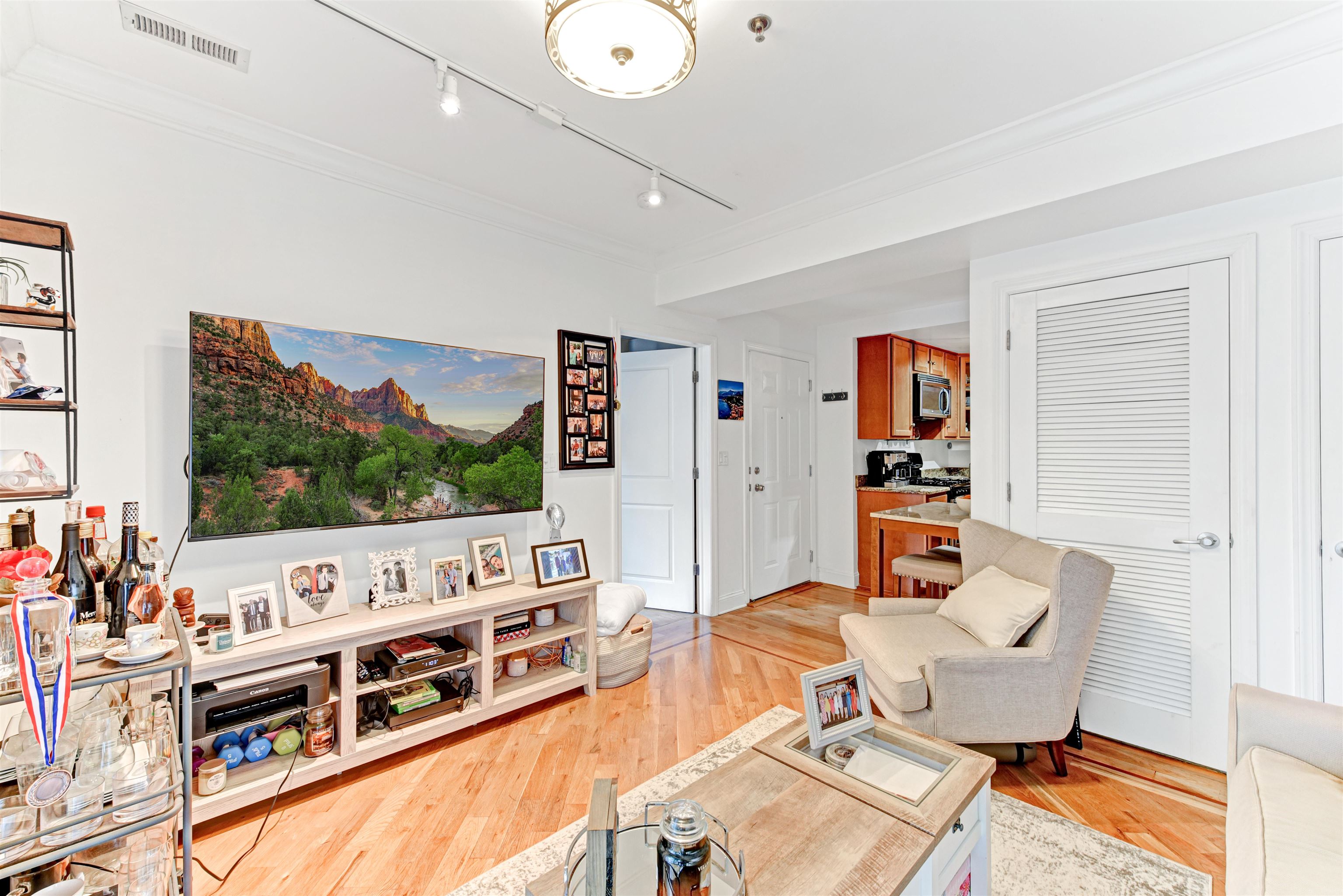 407 MONROE ST Unit: 2C