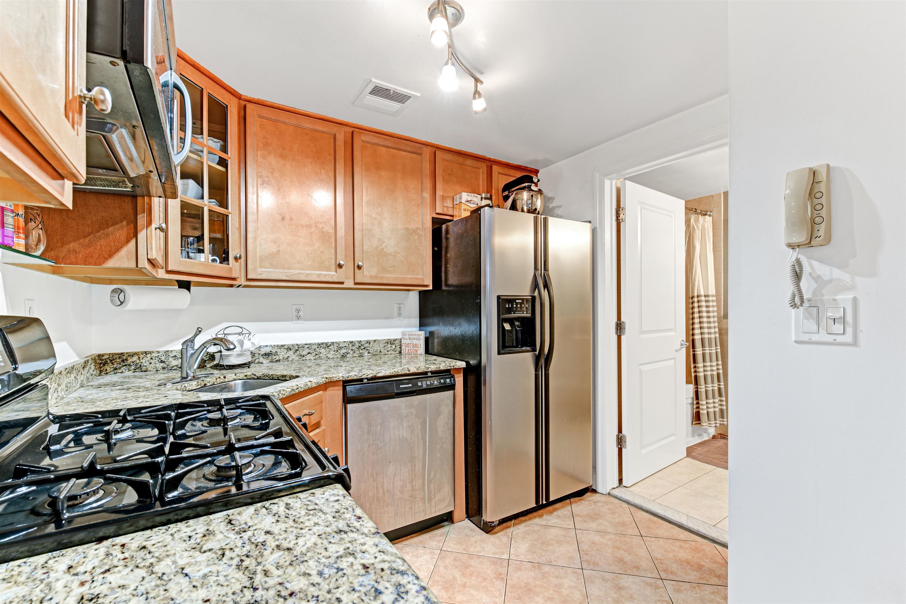 407 MONROE ST Unit: 2C