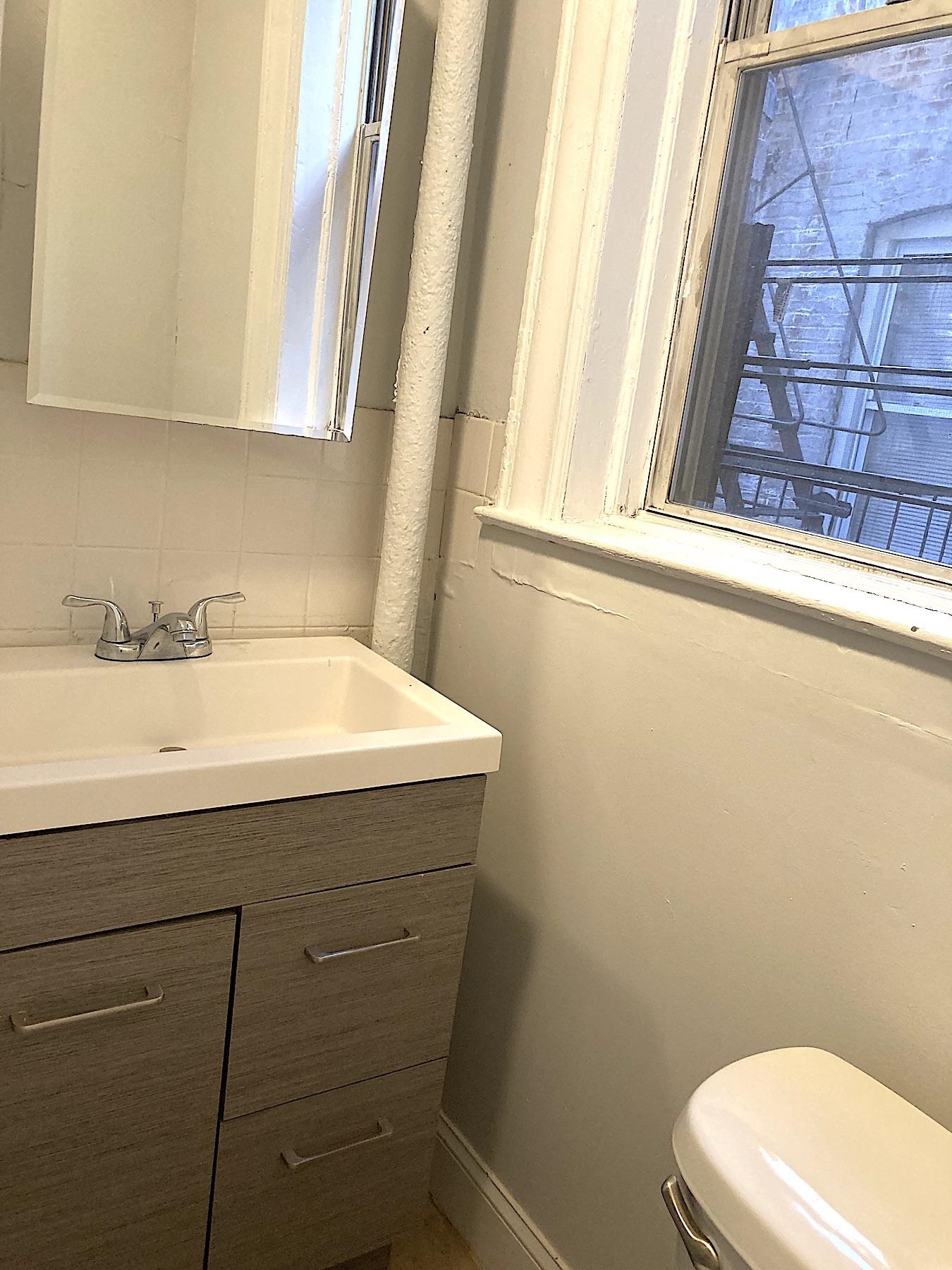 5600 HUDSON AVE Unit: 7