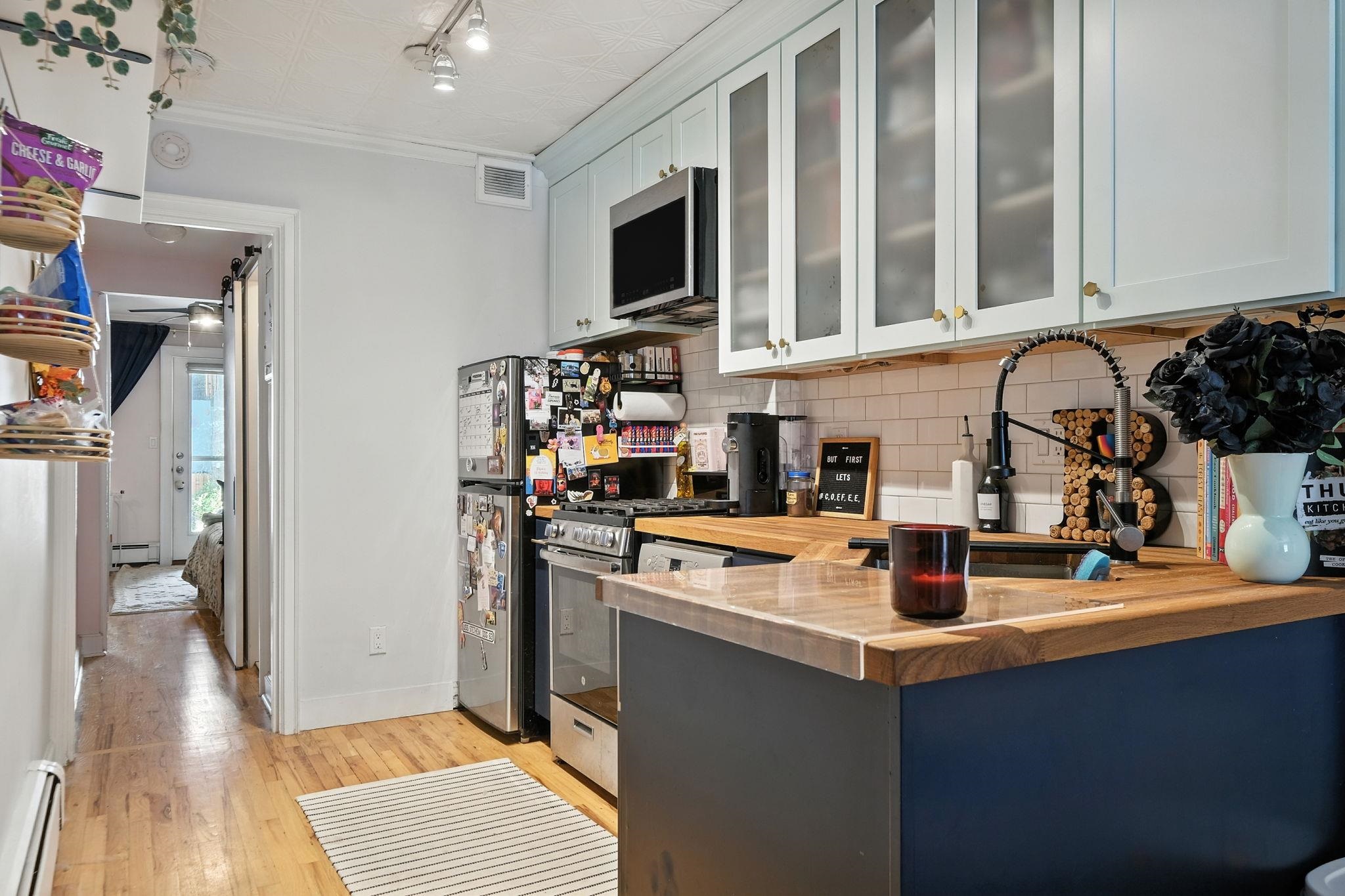 204 WILLOW AVE Unit: 1R