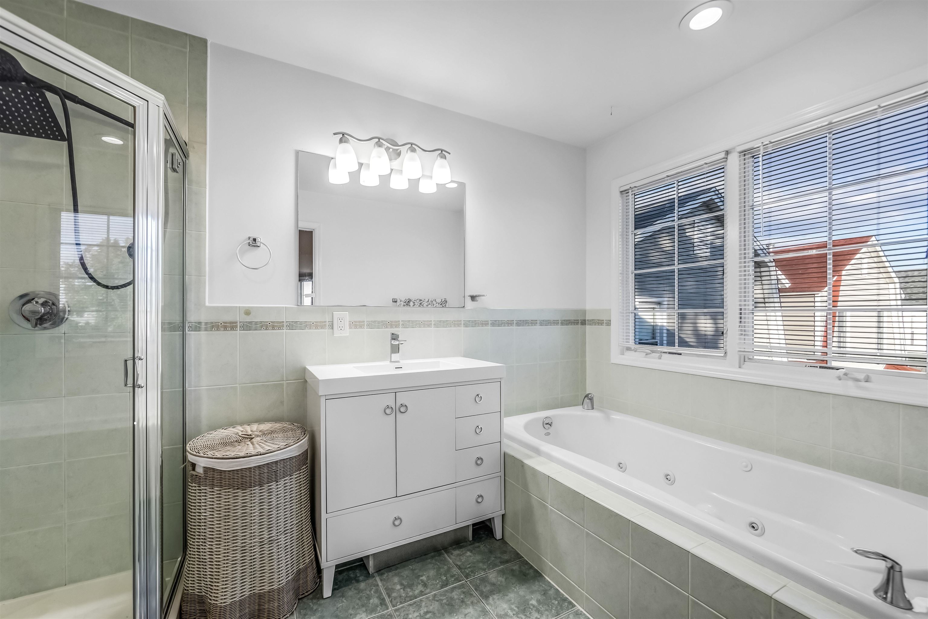 386A PARK AVE Unit: #A