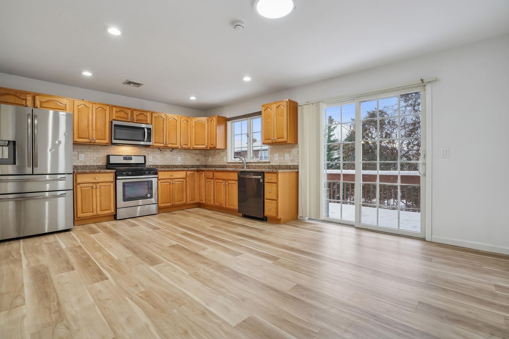 386A PARK AVE Unit: #A