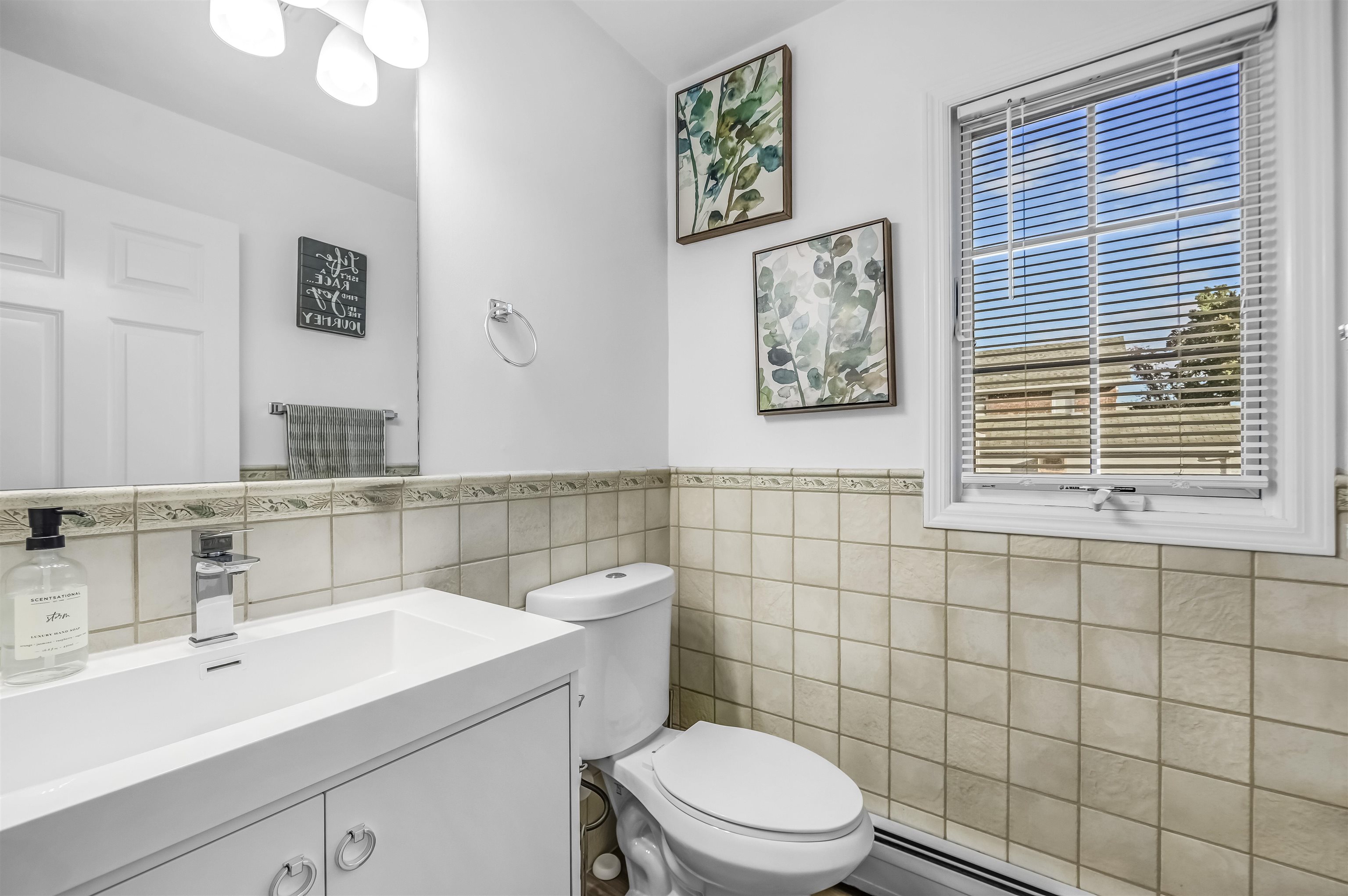 386A PARK AVE Unit: #A