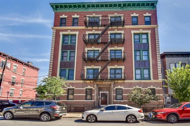 608 BRAMHALL AVE Unit: 1D/104
