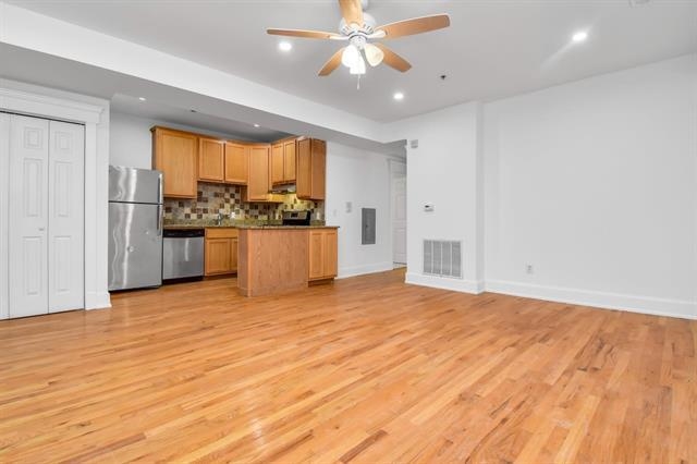 608 BRAMHALL AVE Unit: 1D/104