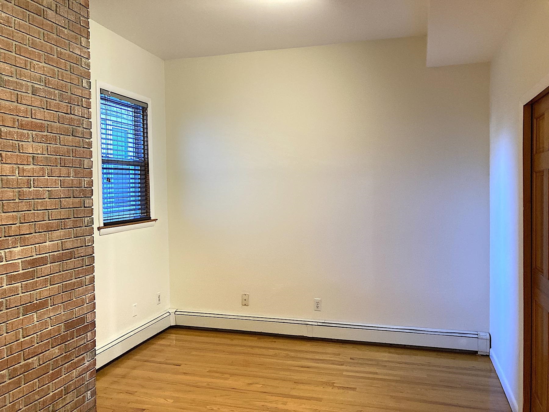 284 MAGNOLIA AVE Unit: 1