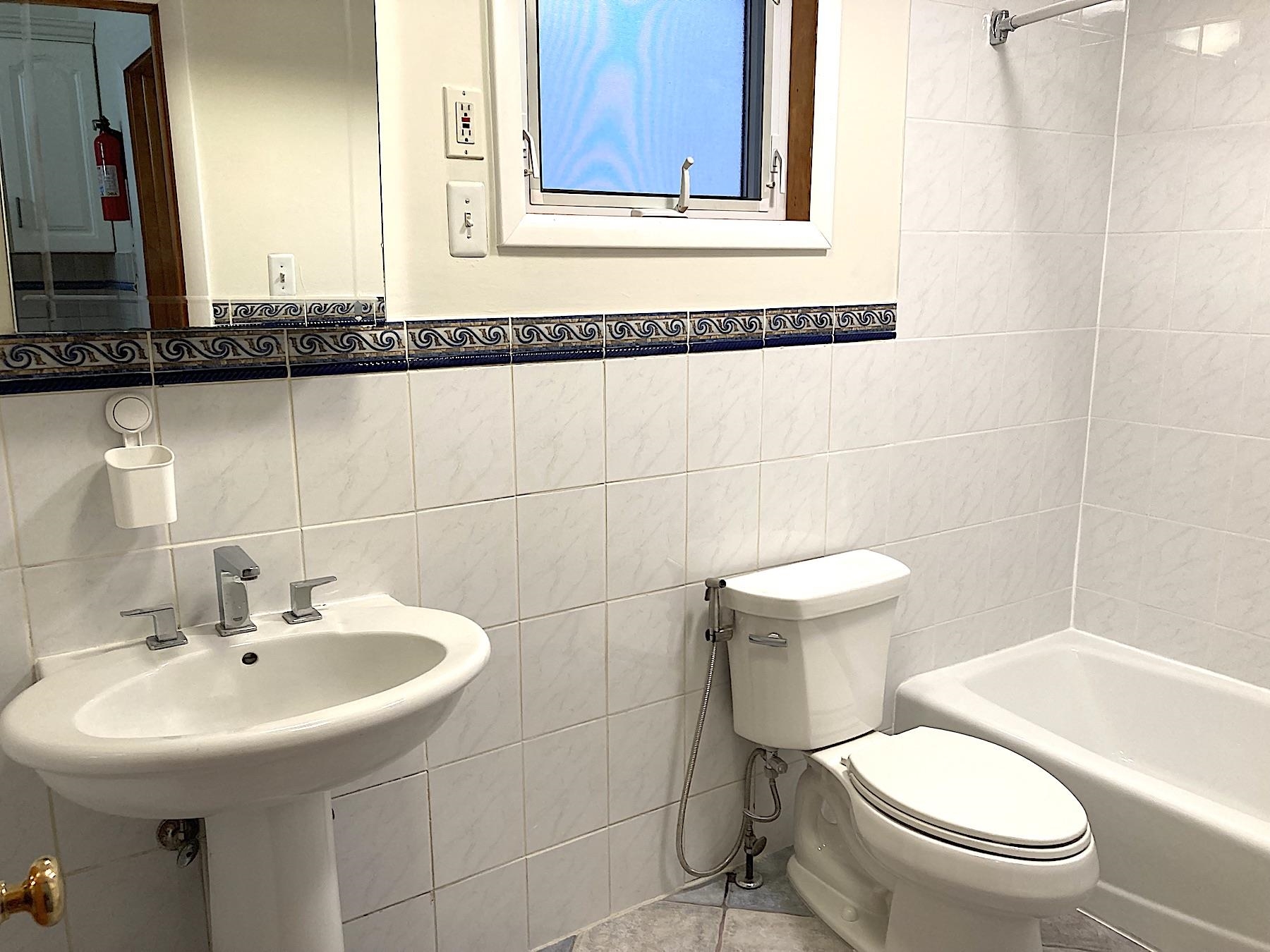 284 MAGNOLIA AVE Unit: 1