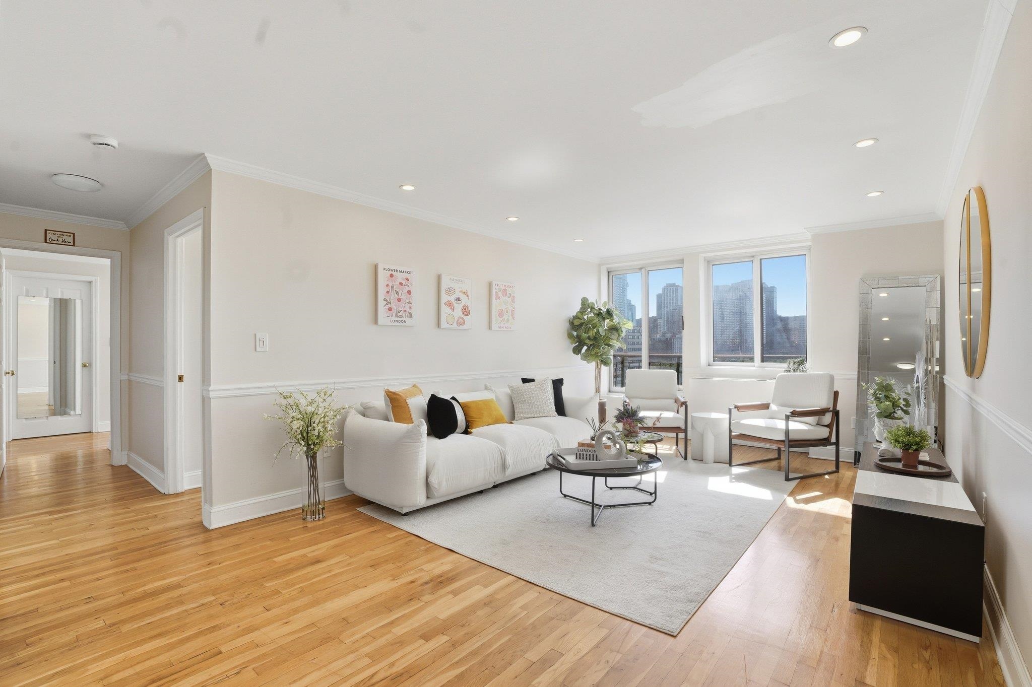205 10TH ST Unit: 8W