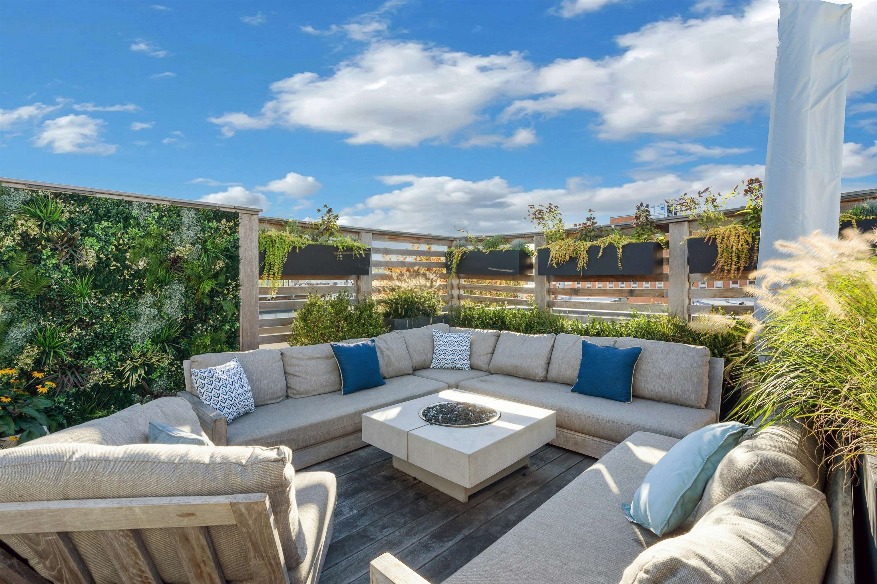 316 PARK AVE Unit: 2