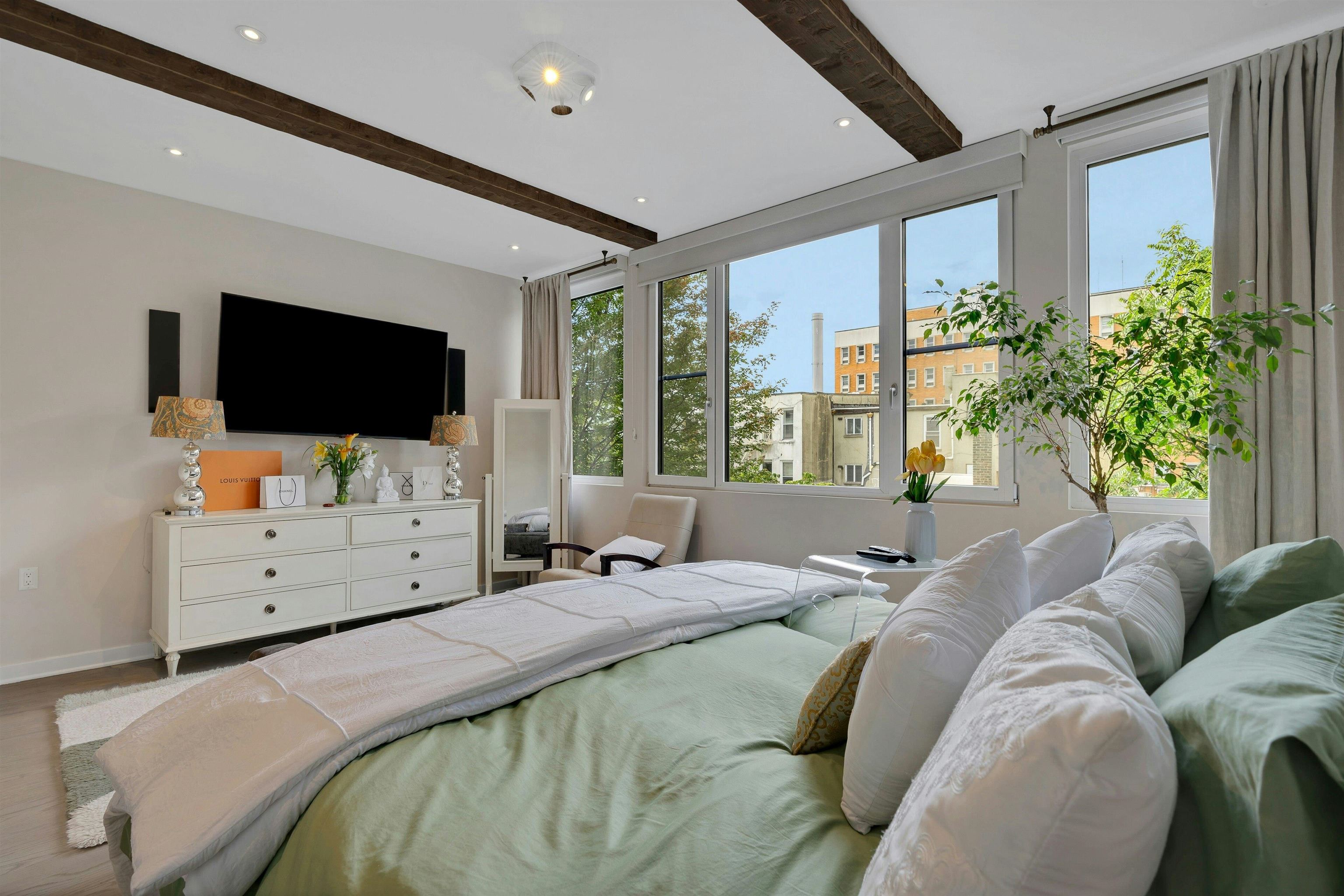 316 PARK AVE Unit: 2