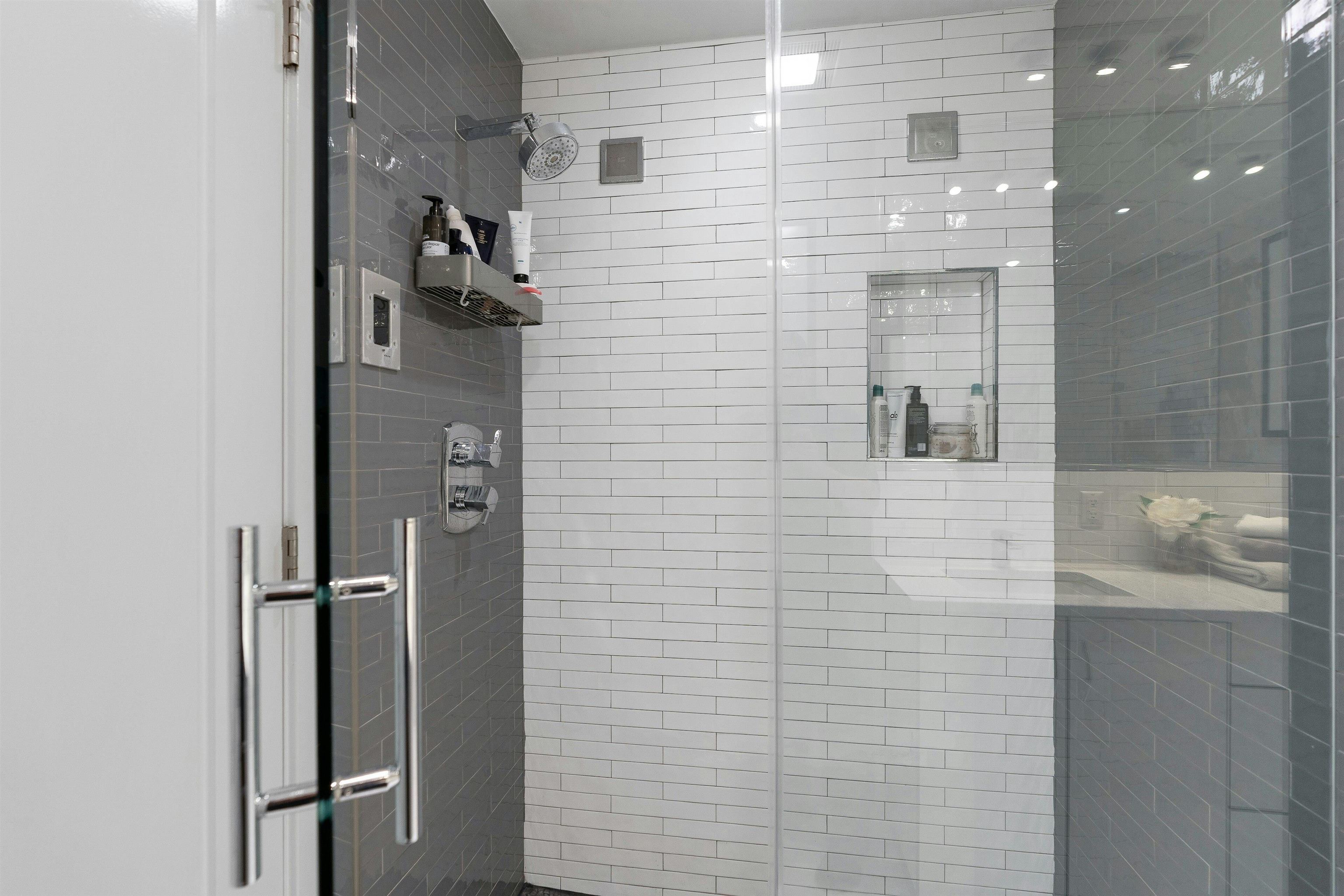 316 PARK AVE Unit: 2