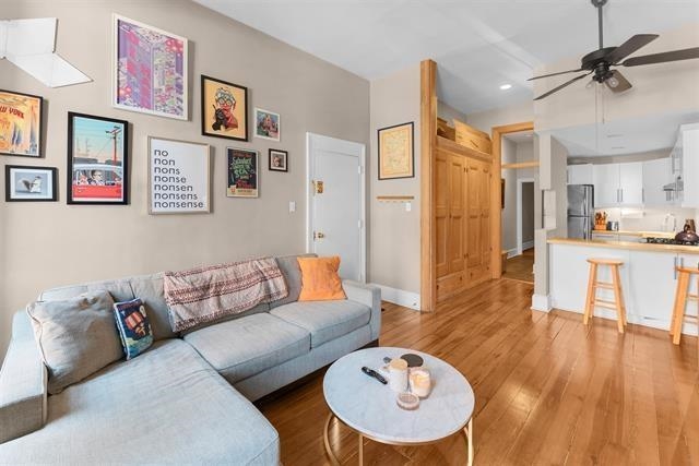 299 8TH ST Unit: 1R