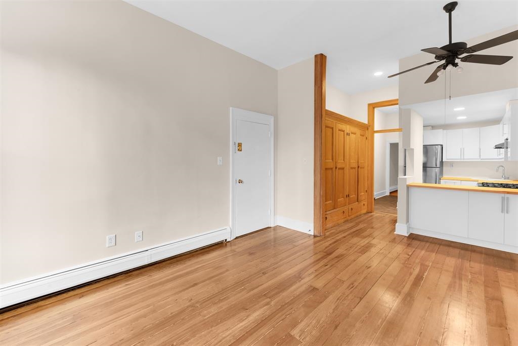 299 8TH ST Unit: 1R