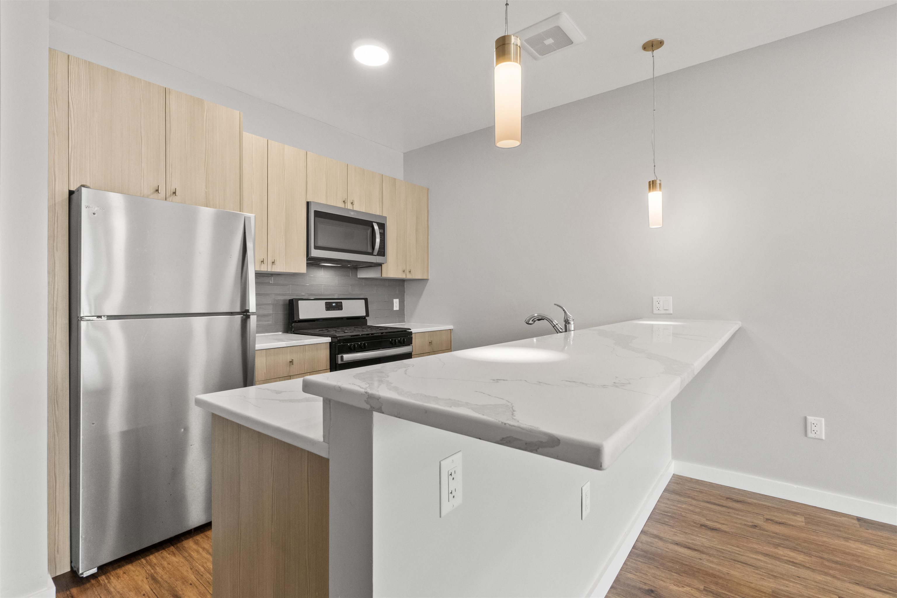 662 AVENUE C Unit: 307