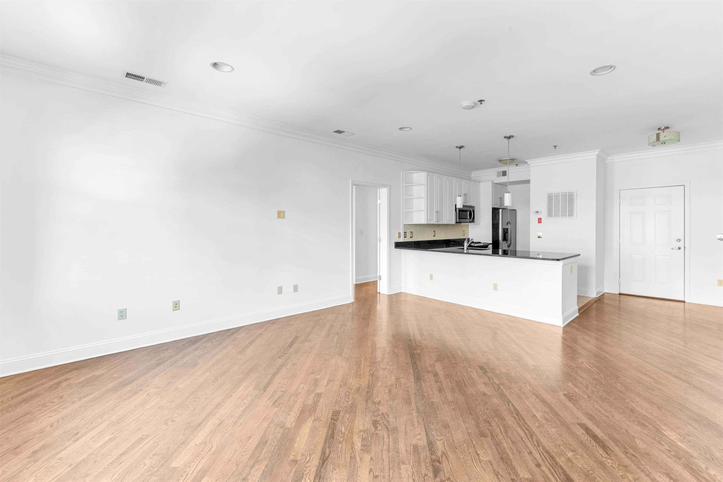 915 MADISON ST Unit: 5B
