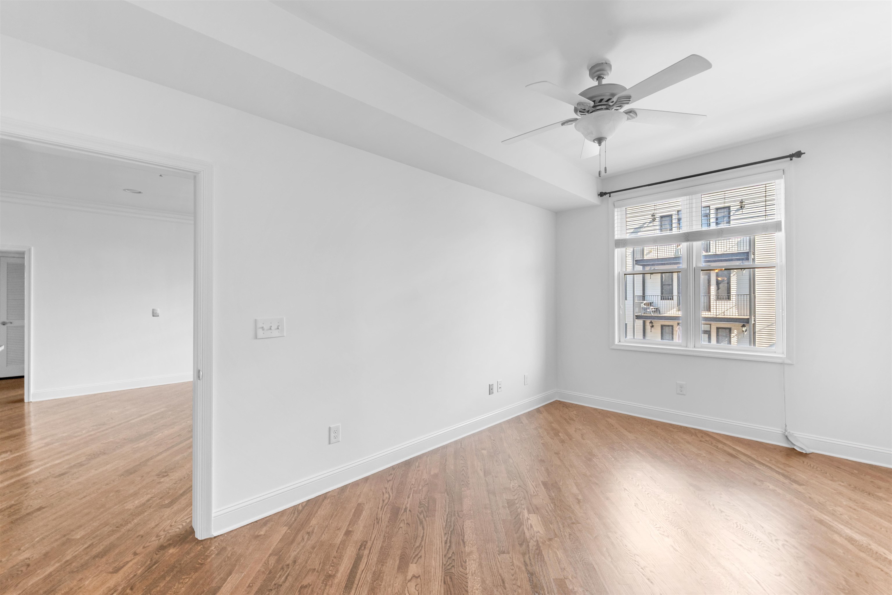 915 MADISON ST Unit: 5B