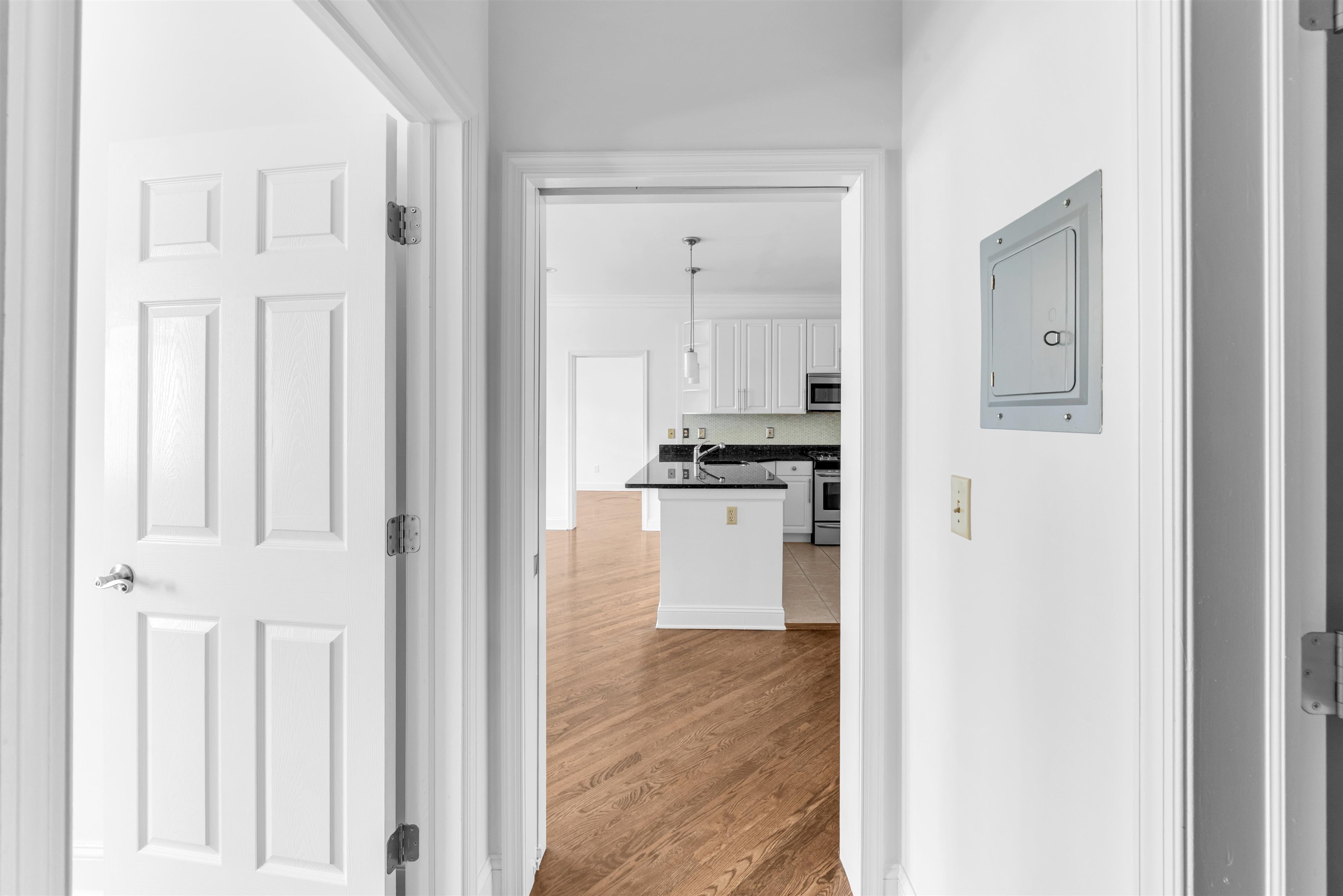 915 MADISON ST Unit: 5B