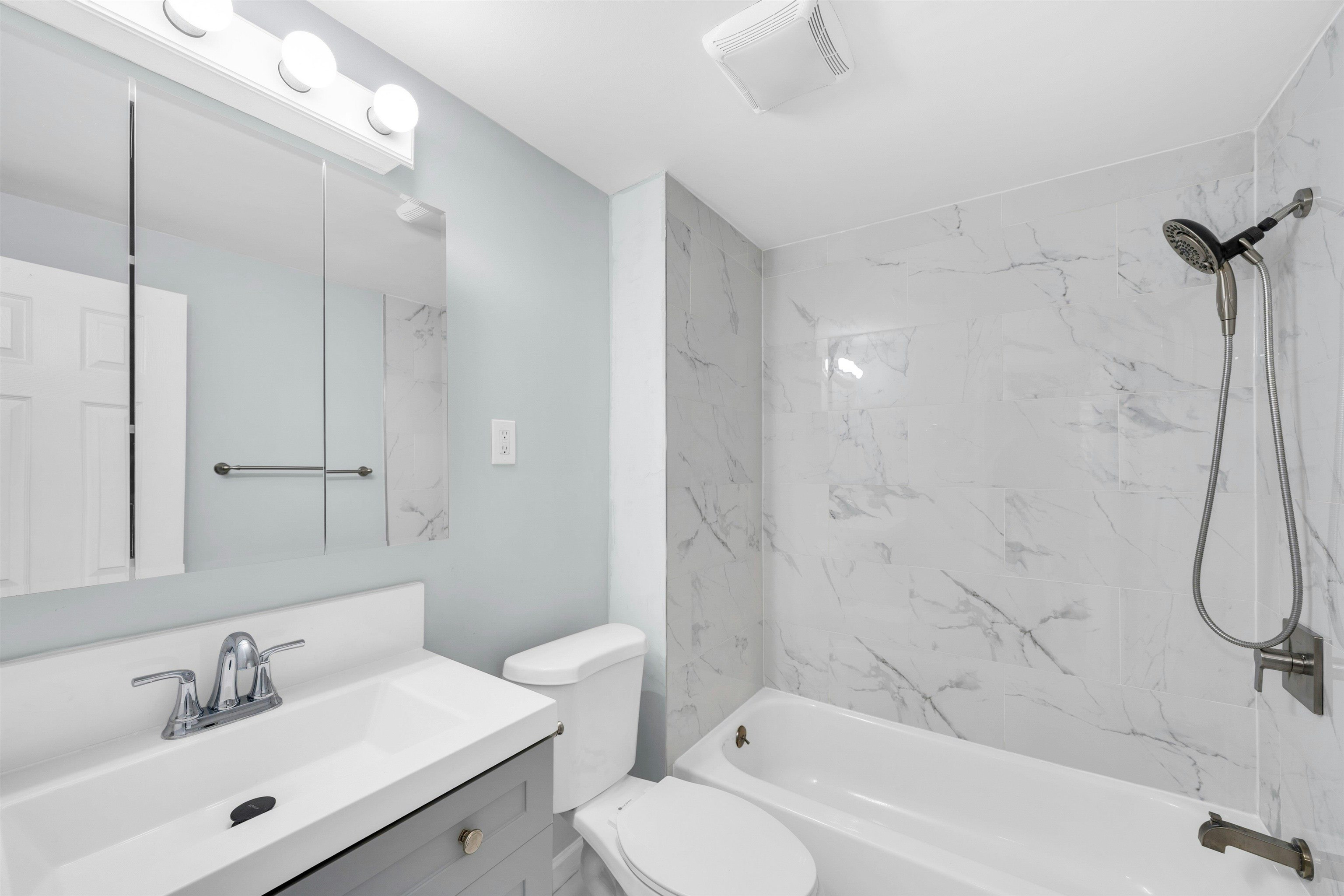 217 50TH ST Unit: GF