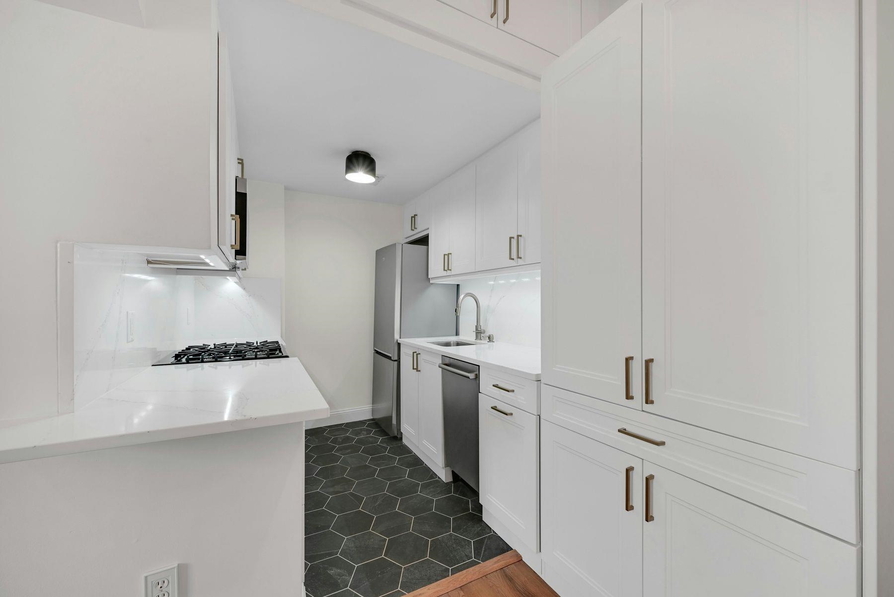 1015 GRAND ST Unit: 5D