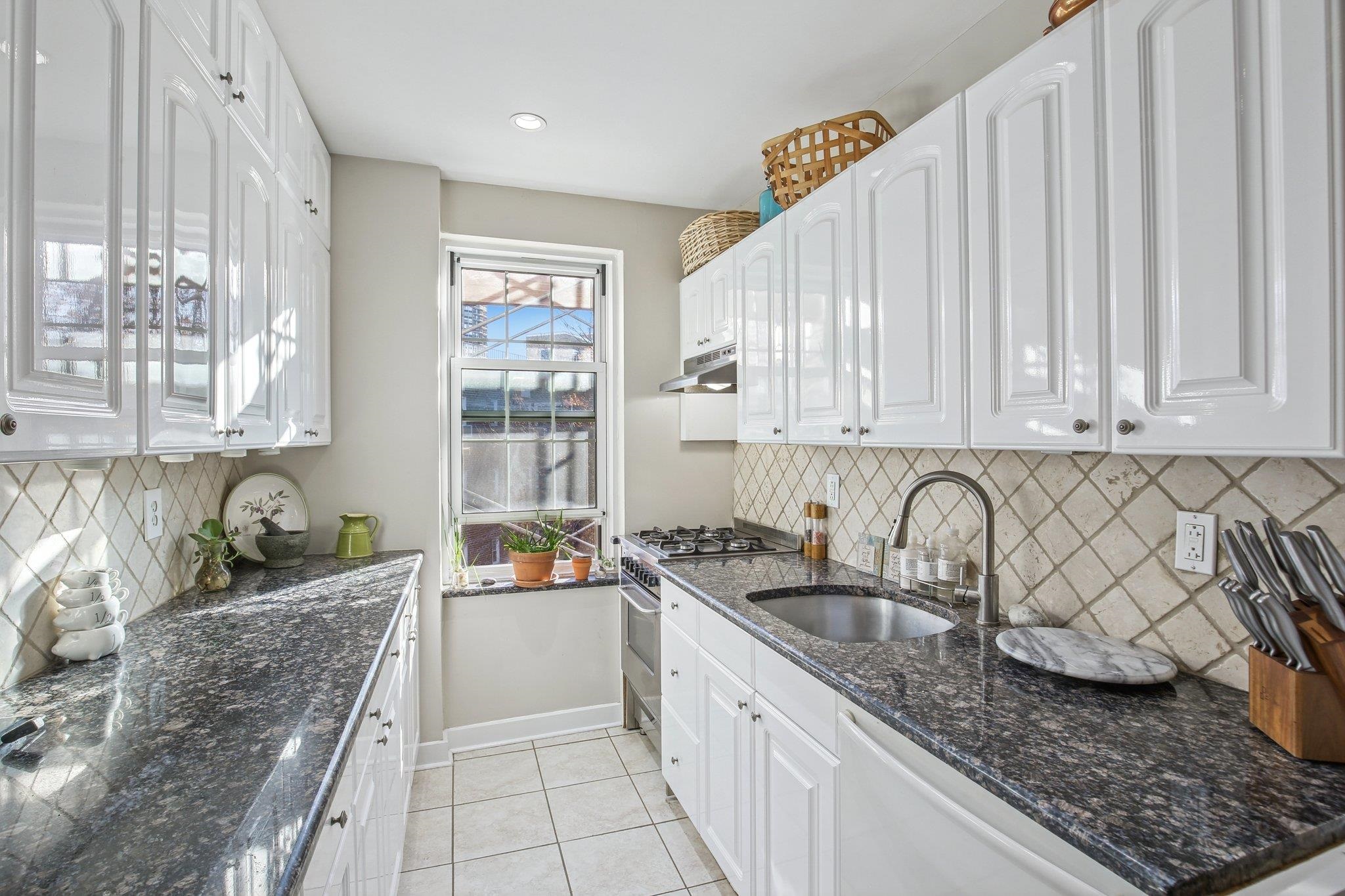 8600 BLVD EAST Unit: 5F