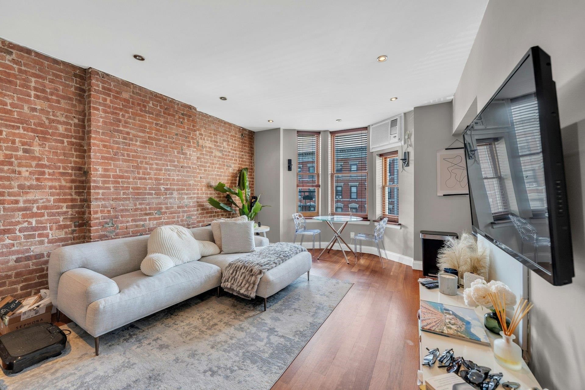 1315 WASHINGTON ST Unit: 4D