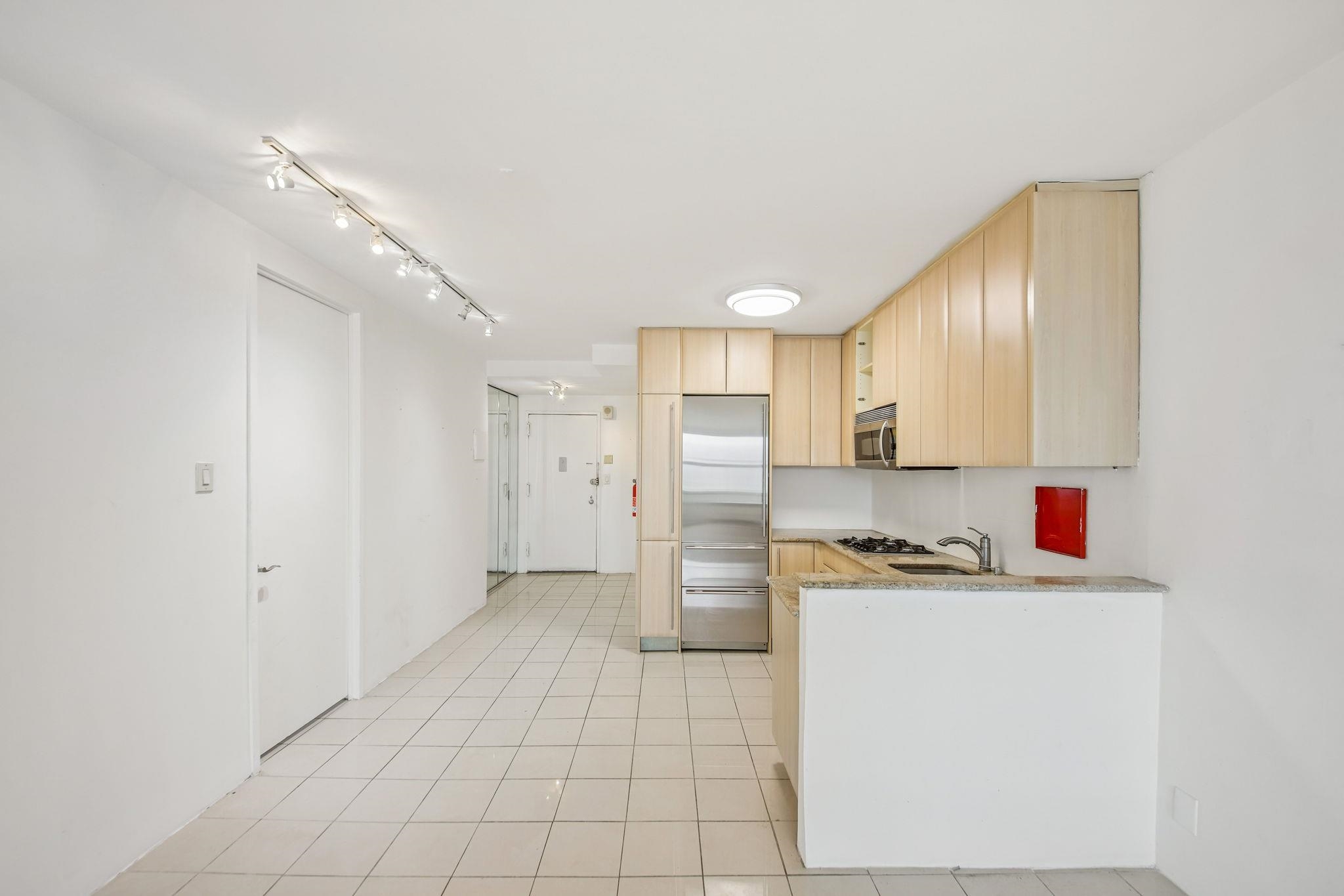 7000 BLVD EAST Unit: 17C