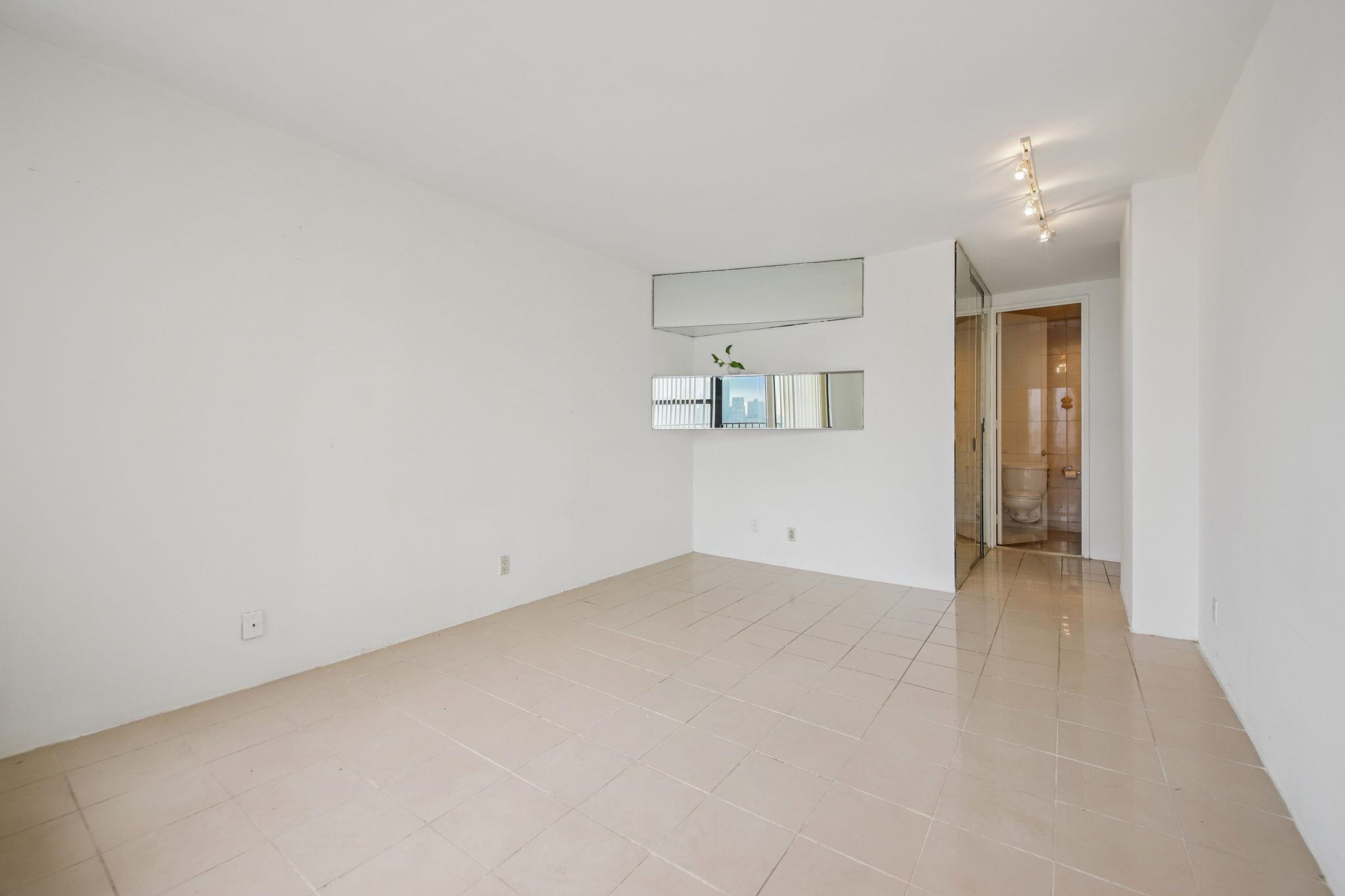 7000 BLVD EAST Unit: 17C