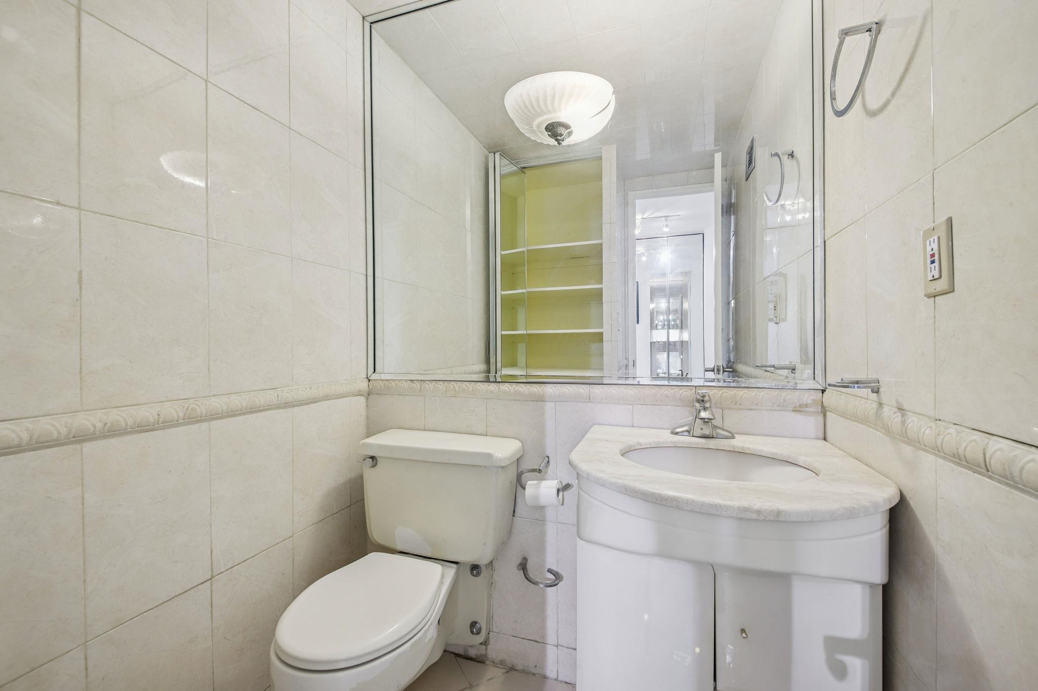 7000 BLVD EAST Unit: 17C