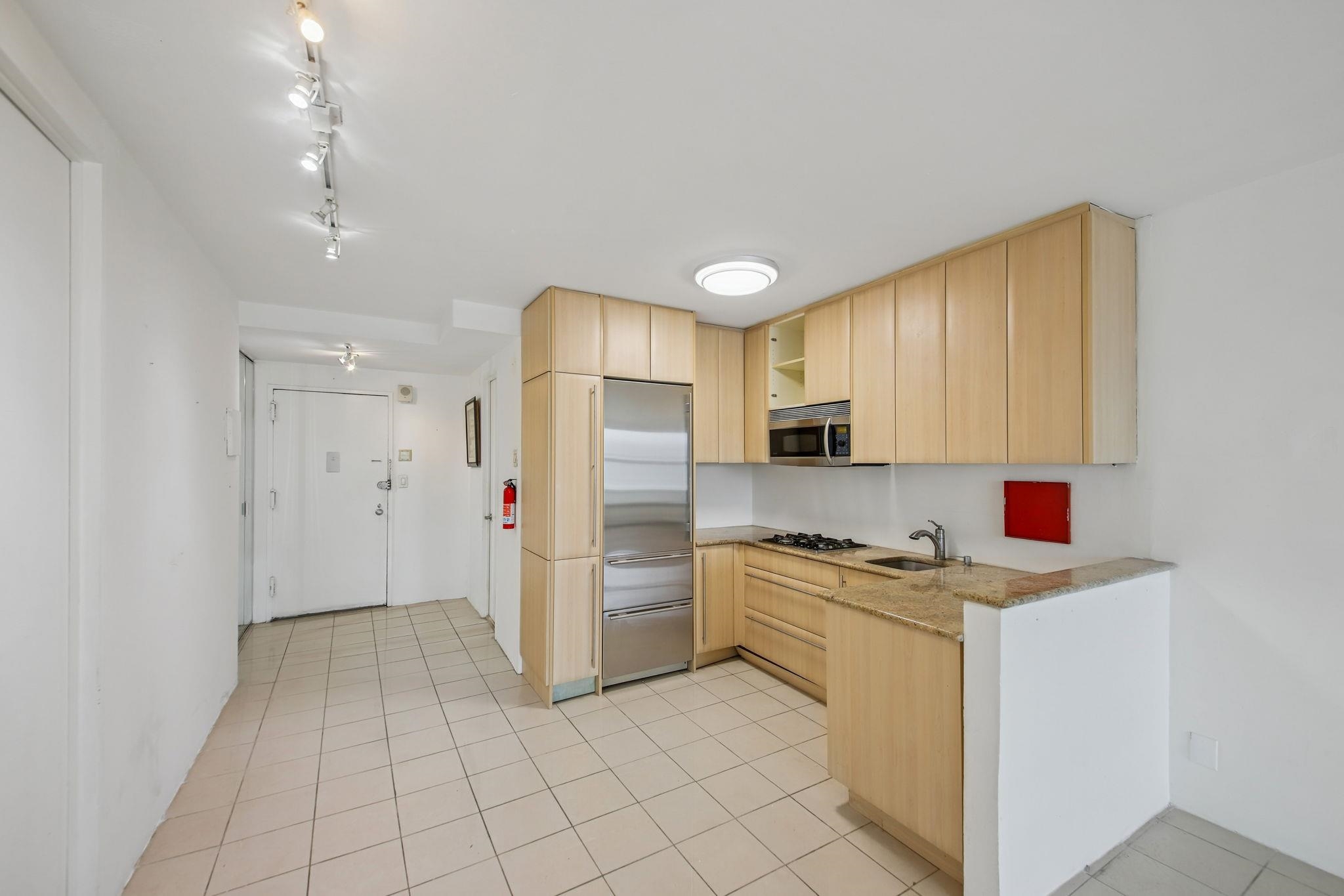 7000 BLVD EAST Unit: 17C