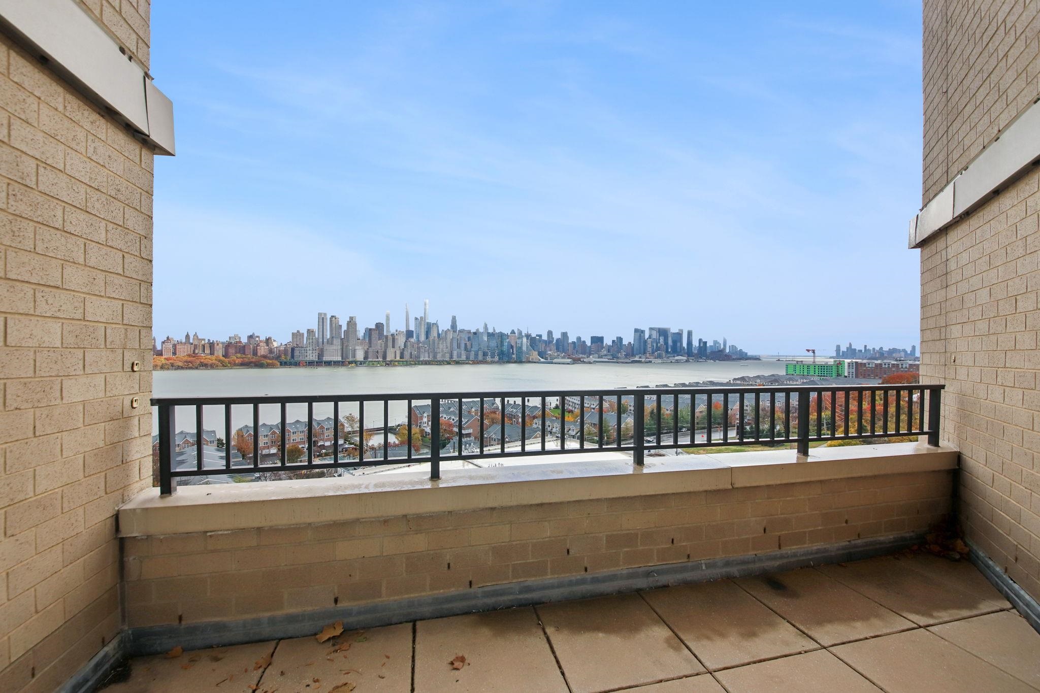 7000 BLVD EAST Unit: 17C