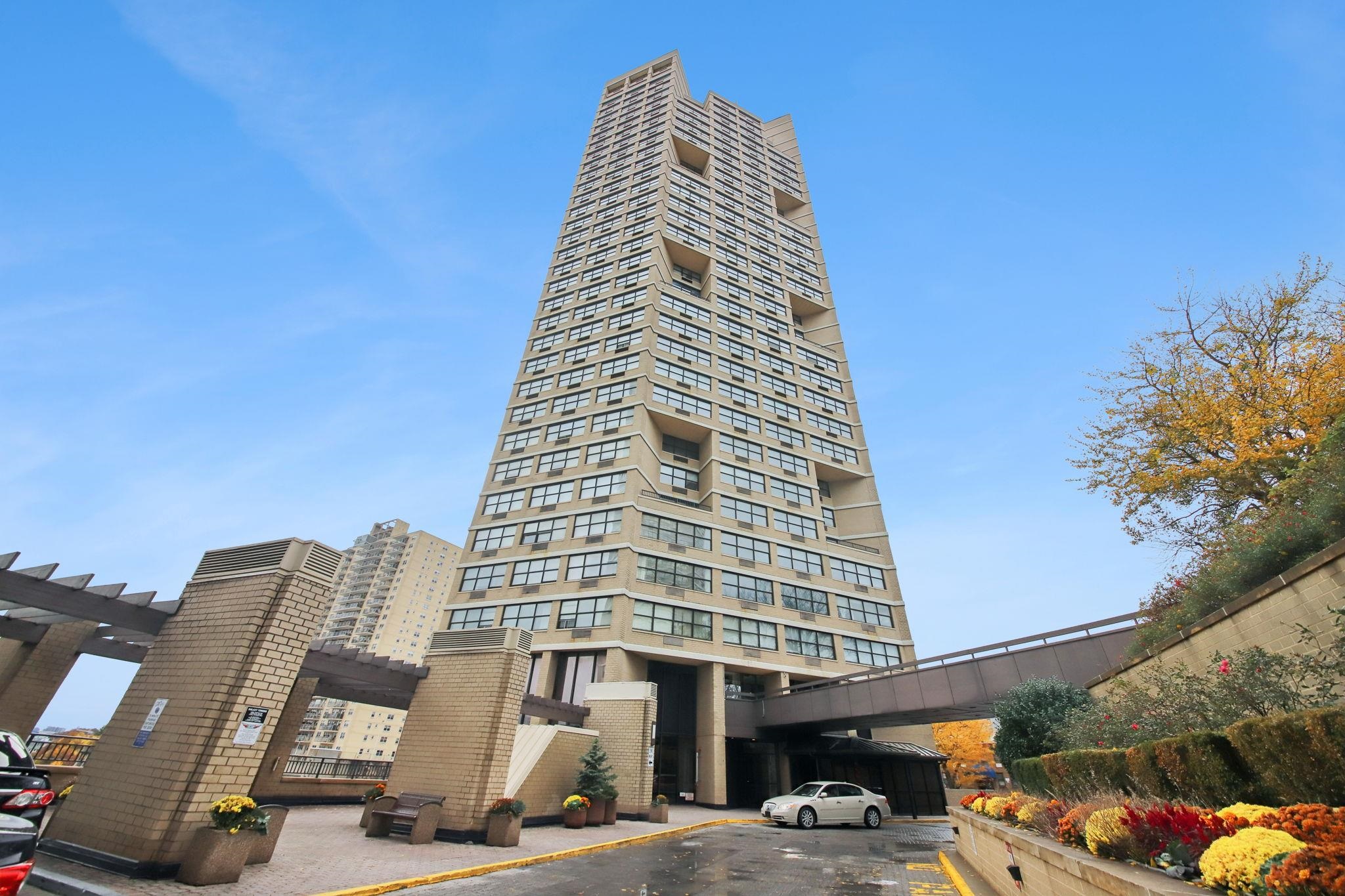 7000 BLVD EAST Unit: 17C