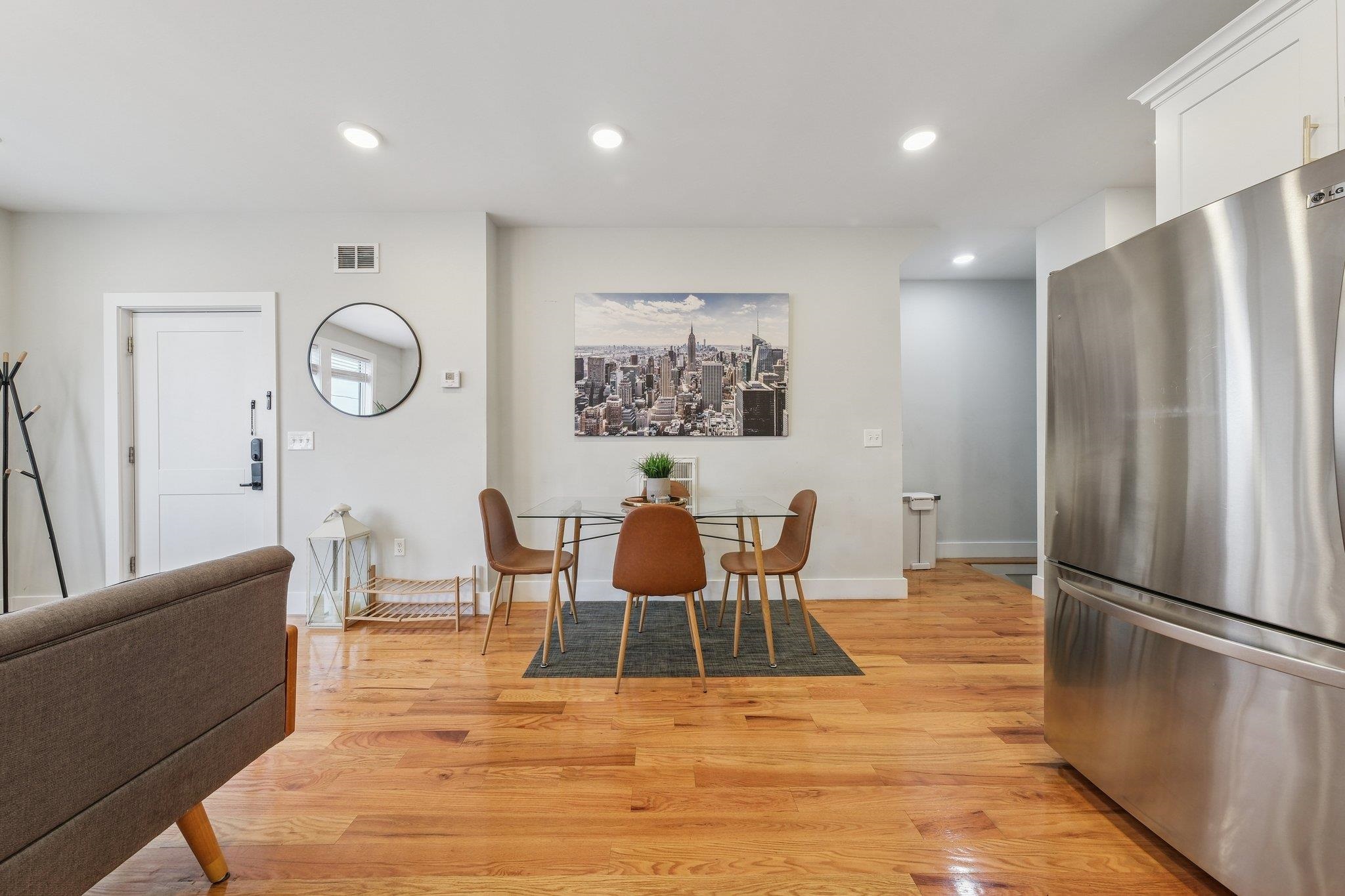 183 GATES AVE Unit: 1