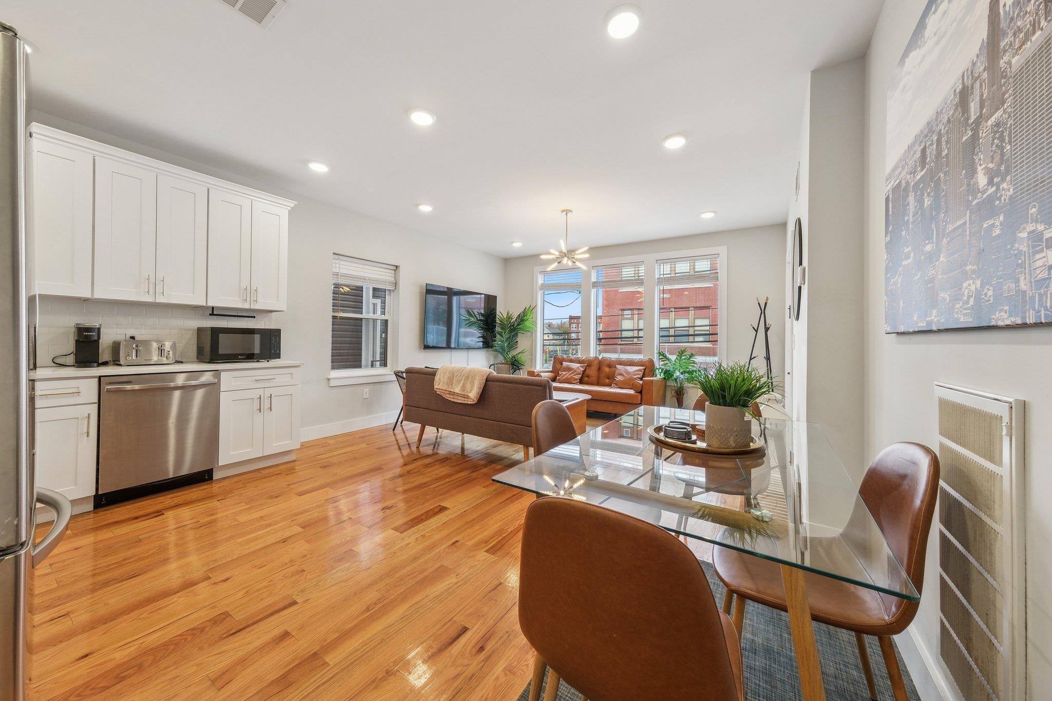 183 GATES AVE Unit: 1