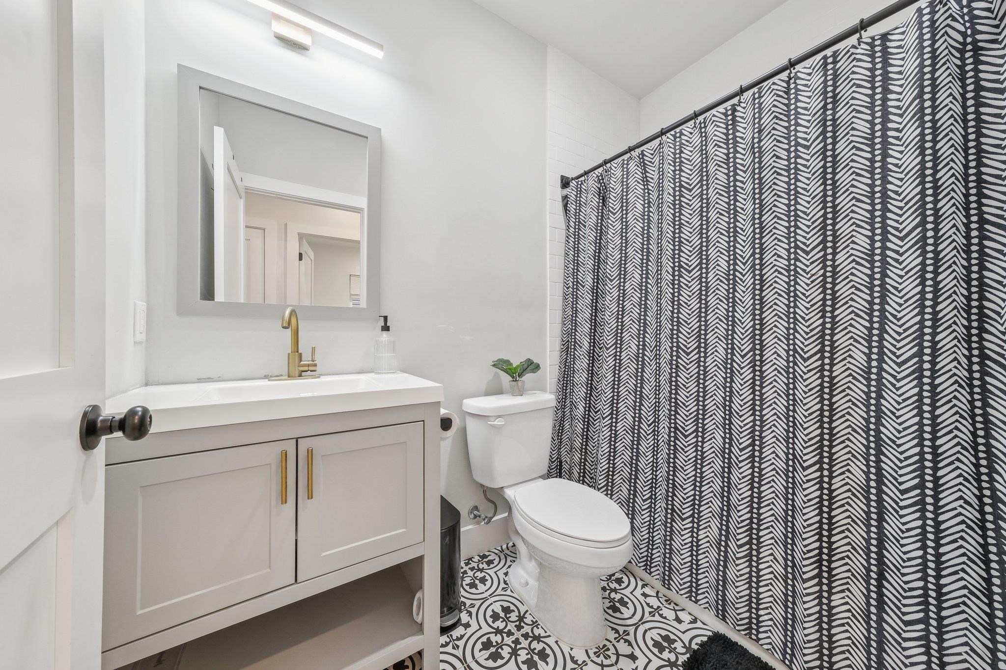 183 GATES AVE Unit: 1