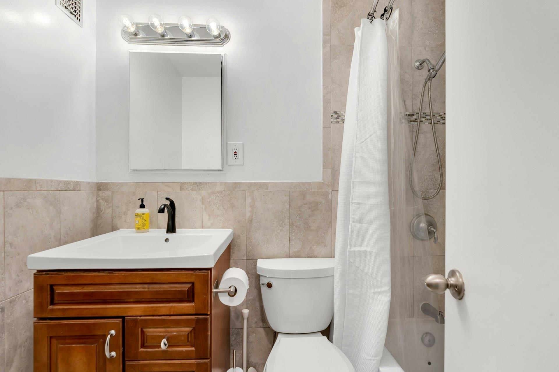 380 MOUNTAIN RD Unit: 701