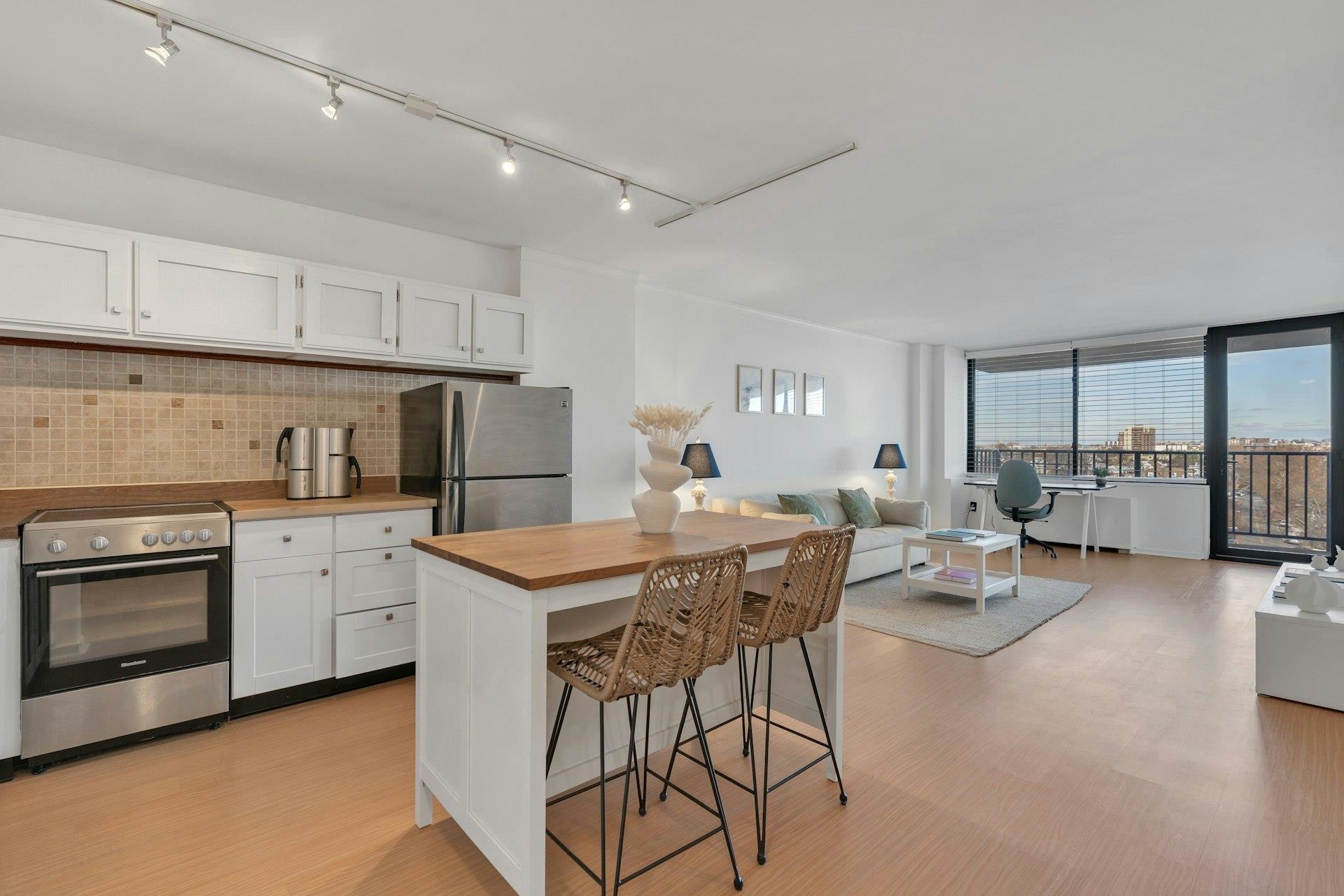 380 MOUNTAIN RD Unit: 701