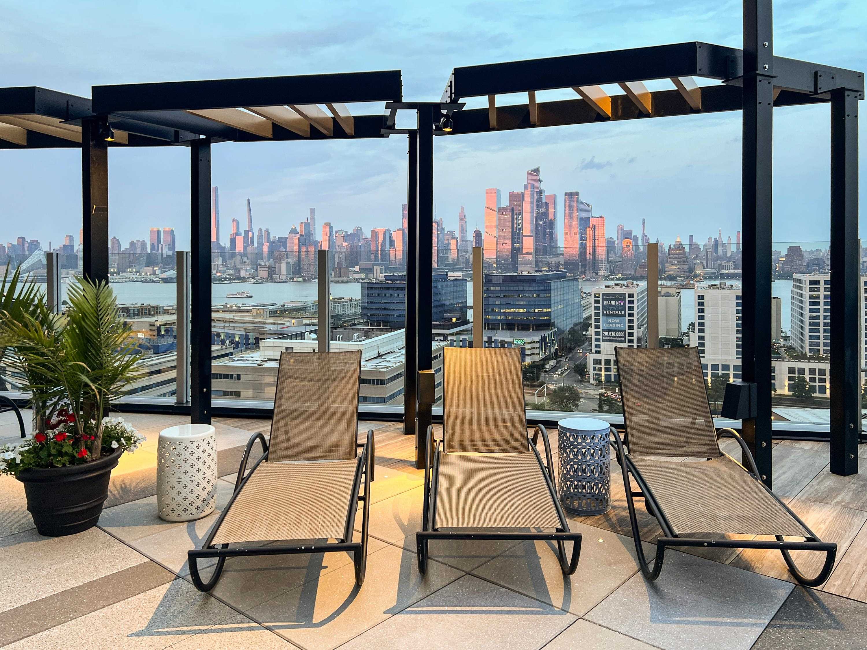 380 MOUNTAIN RD Unit: 701