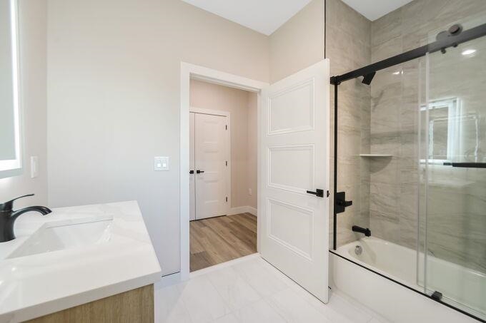 304 61ST ST Unit: 2D