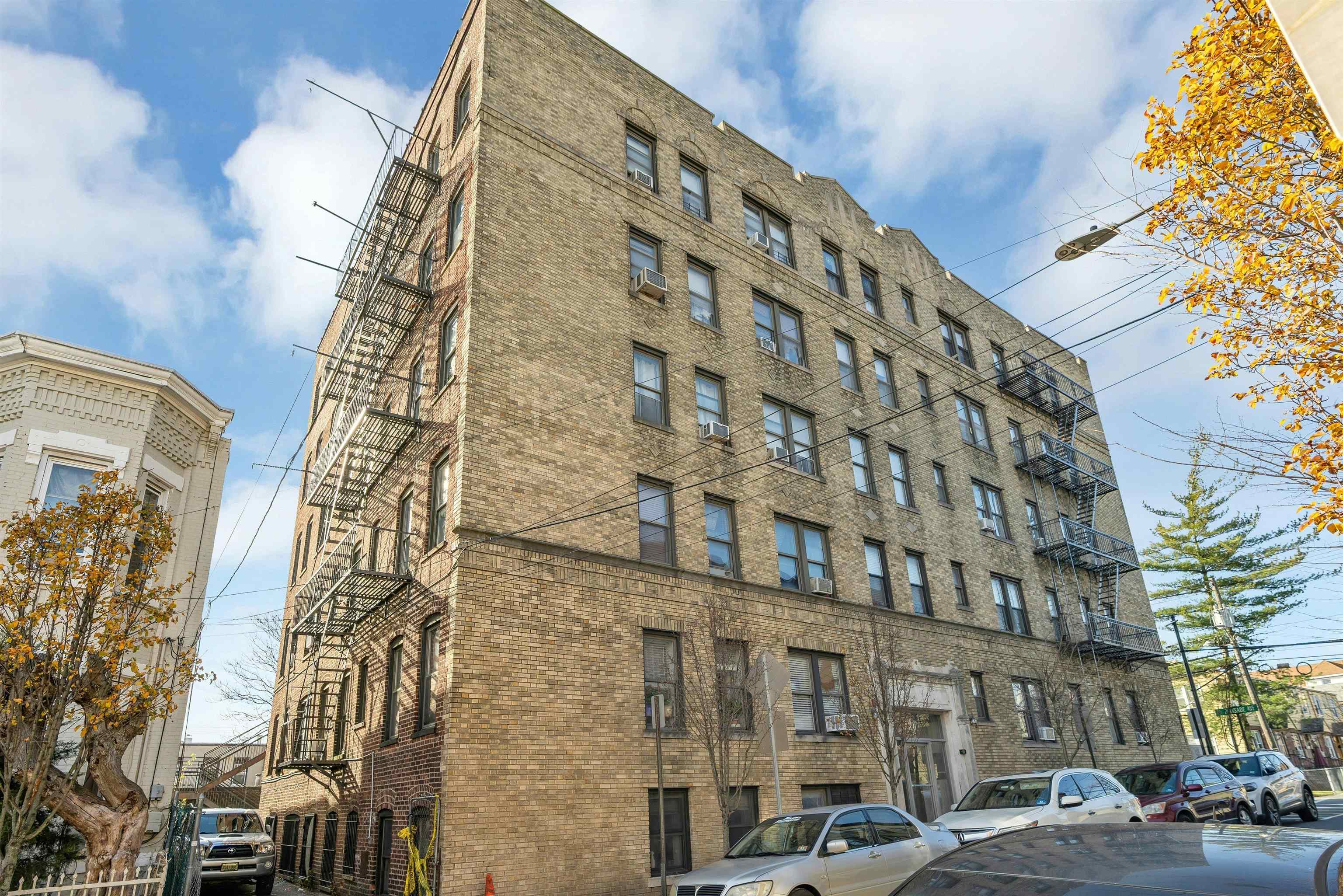 217 44TH ST Unit: 1