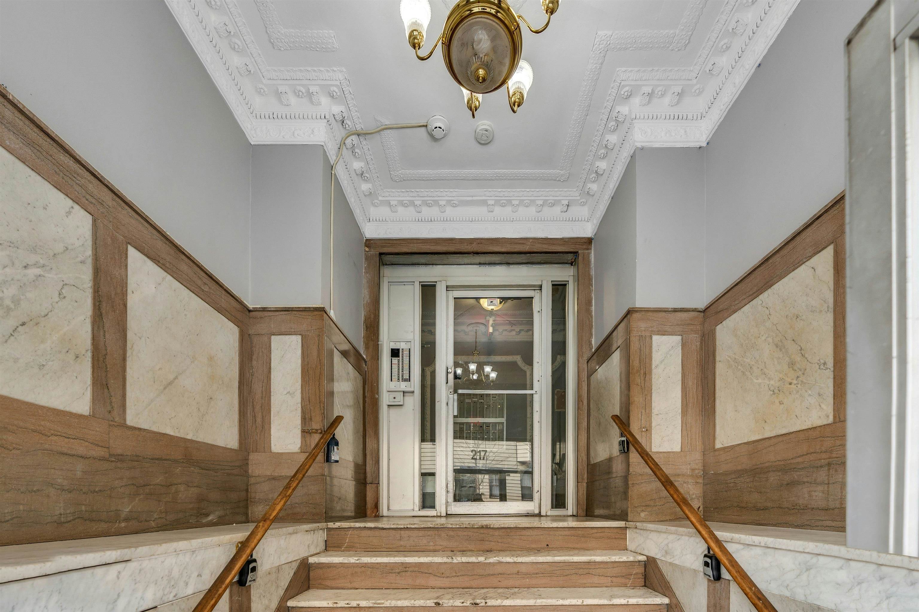 217 44TH ST Unit: 1