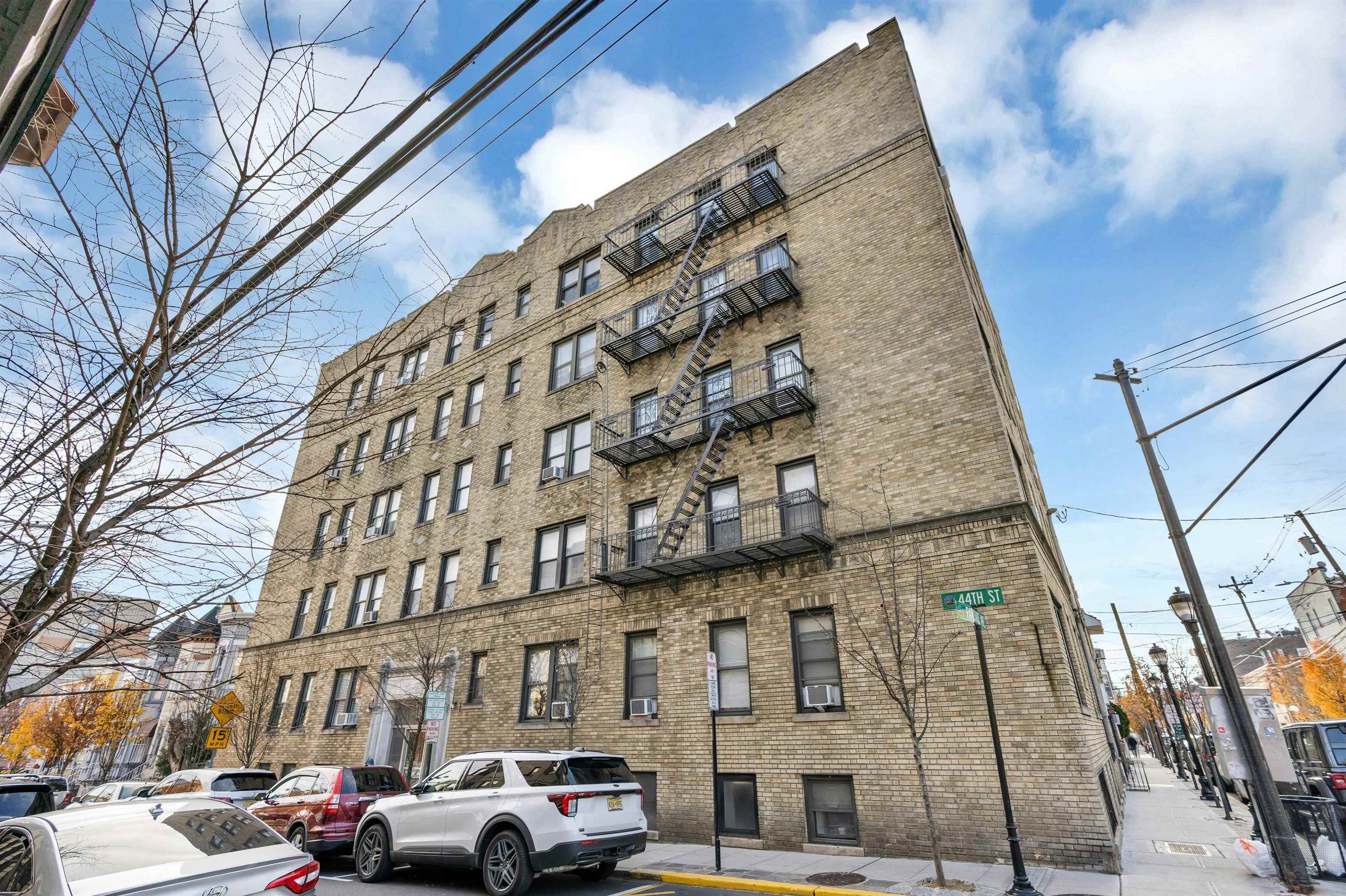 217 44TH ST Unit: 1