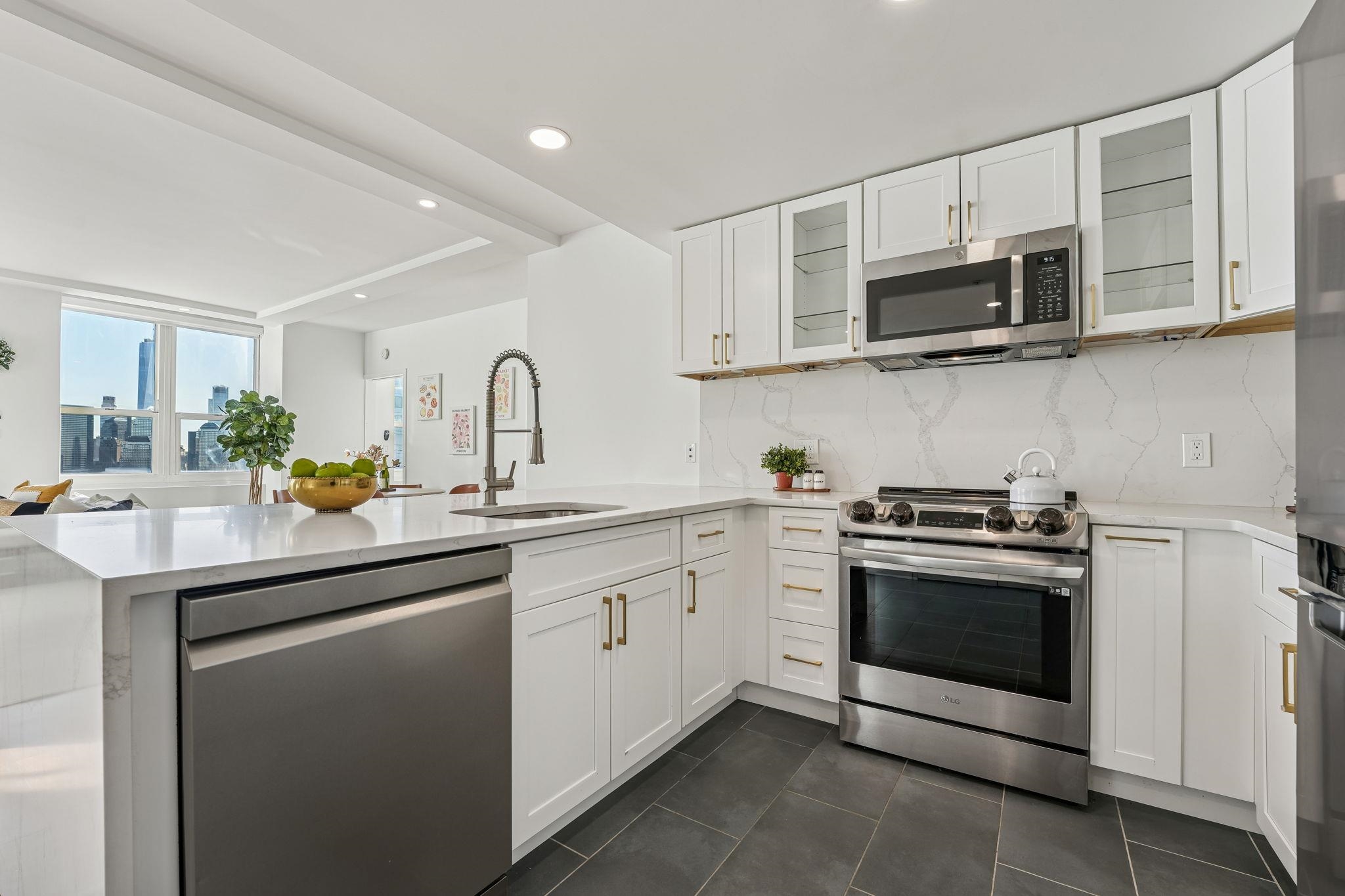 88 MORGAN ST Unit: 4105