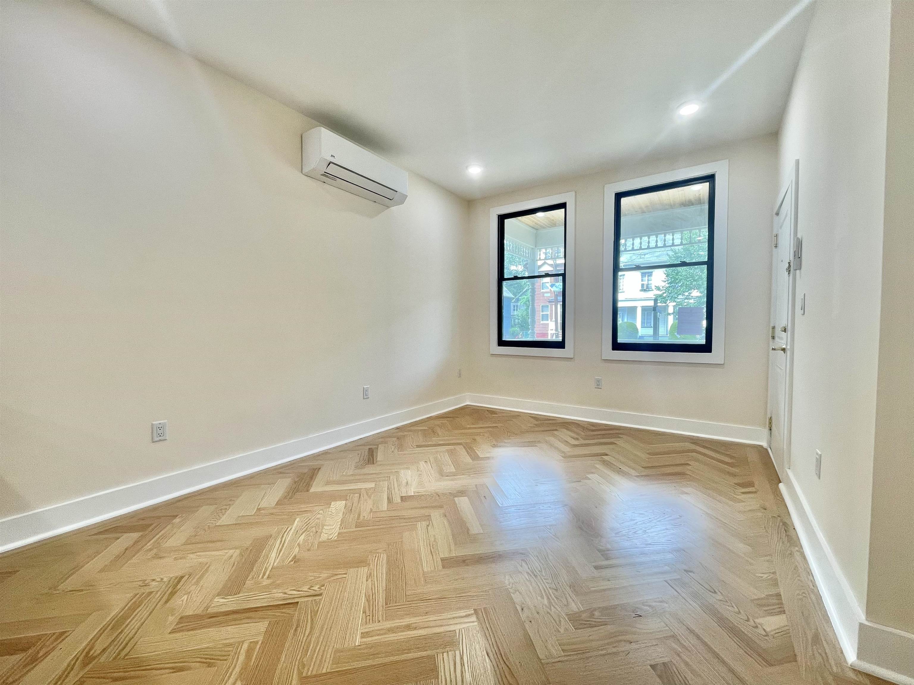 247 HARRISON AVE Unit: 1